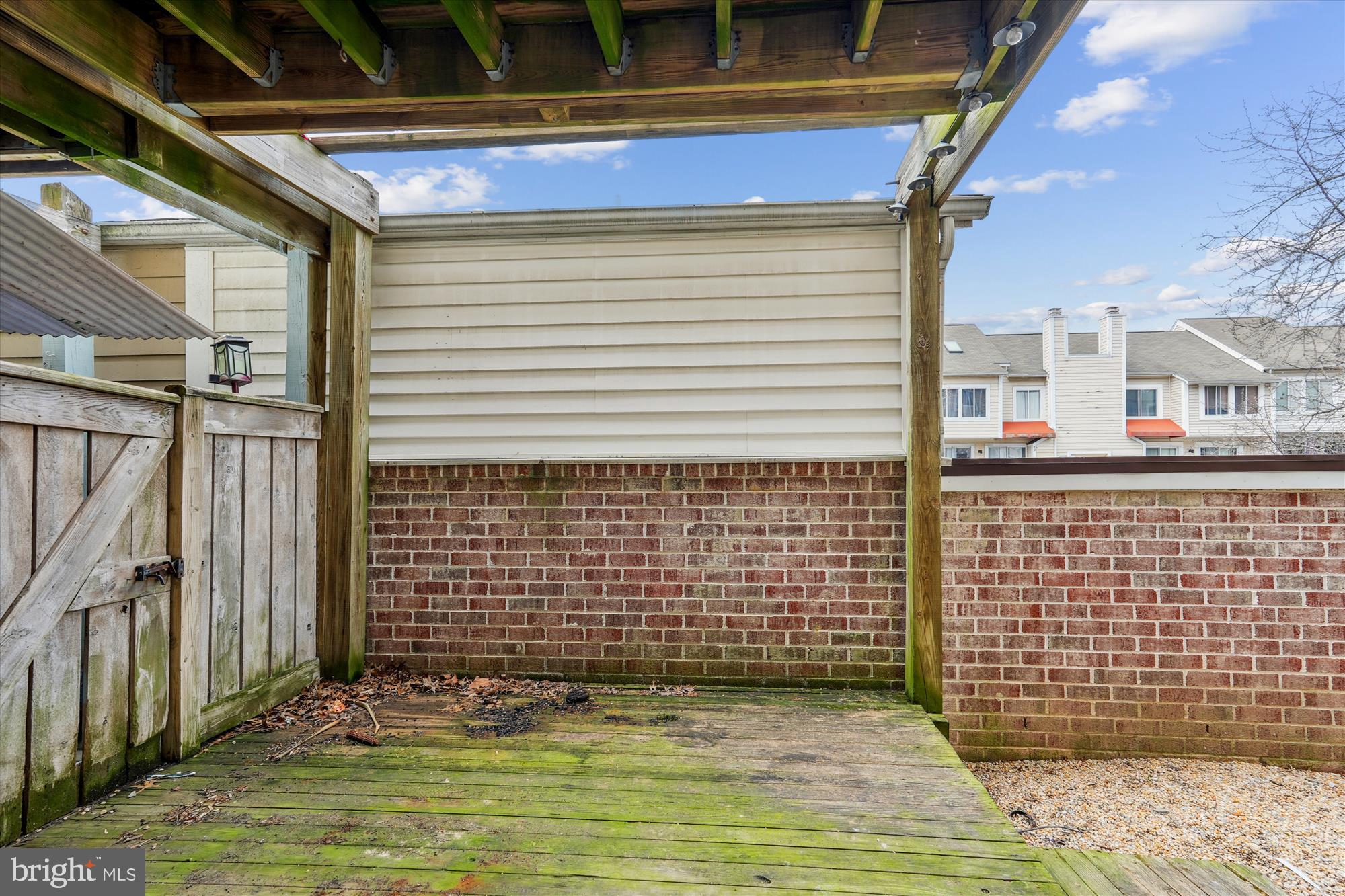 DOCKSIDE - Residential Lease