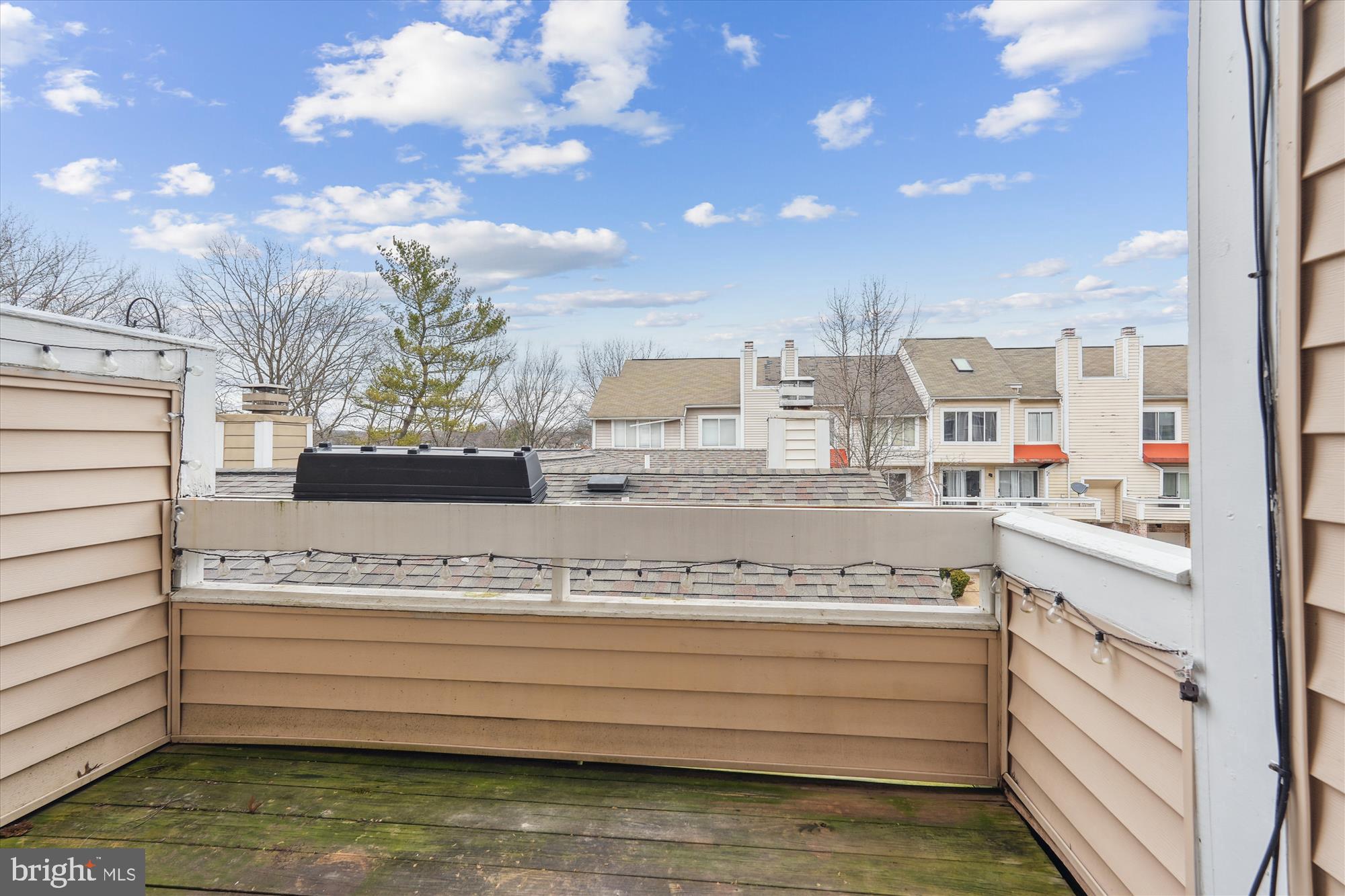 DOCKSIDE - Residential Lease