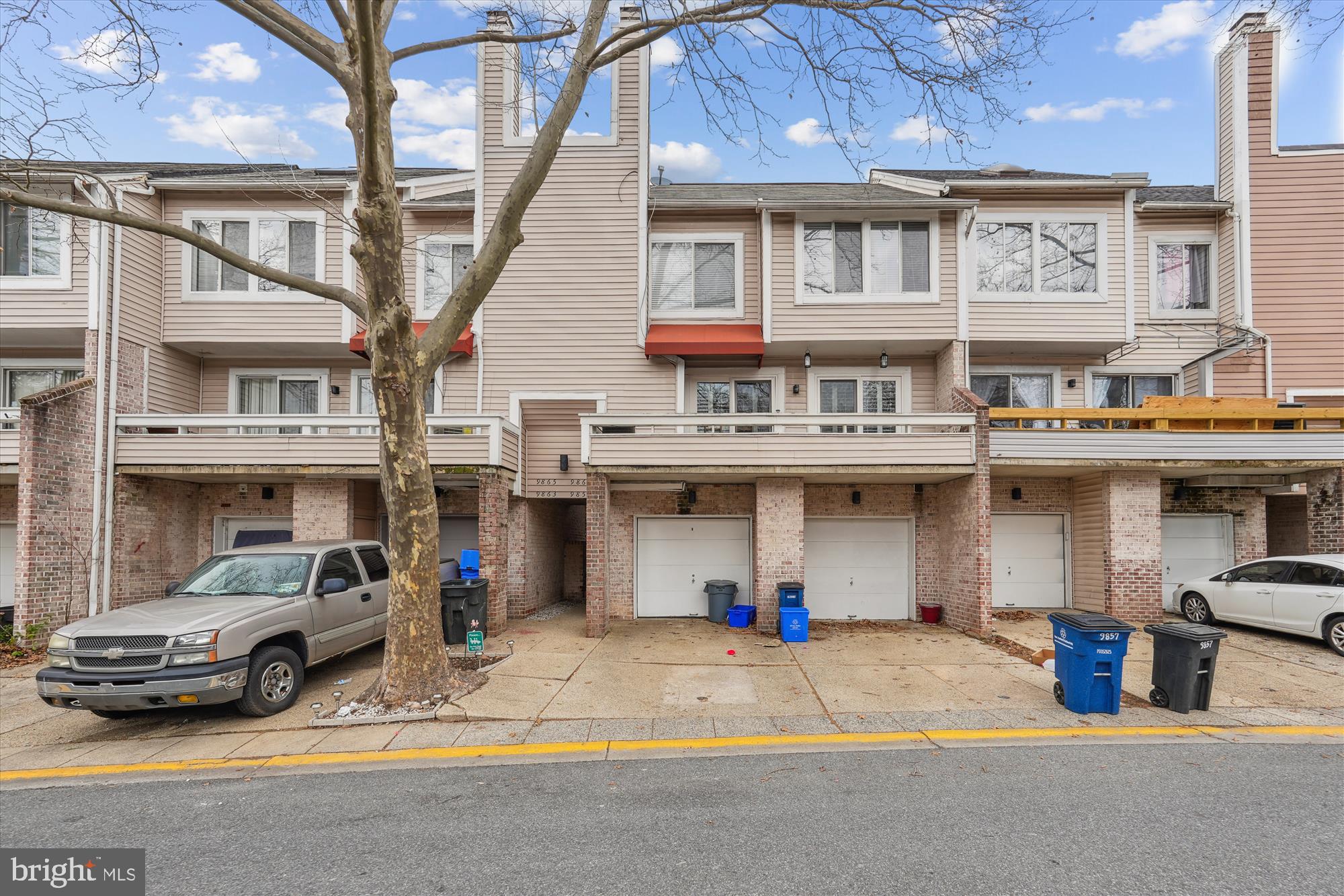 This lovely 2 Bedroom, 2 Full Bath, 1 Half Bath home is just a two minute drive from I-270. It is so open and spacious, full of natural light – 1587 ft.² Woodburning fireplace, two decks, one car garage, new flooring throughout, new cabinets, countertops – Move-In Ready! Come relax and enjoy a walk around the Whetstone lake. Shopping at Aldi‘s, Lidl’s, Starbucks. There are so many conveniences.