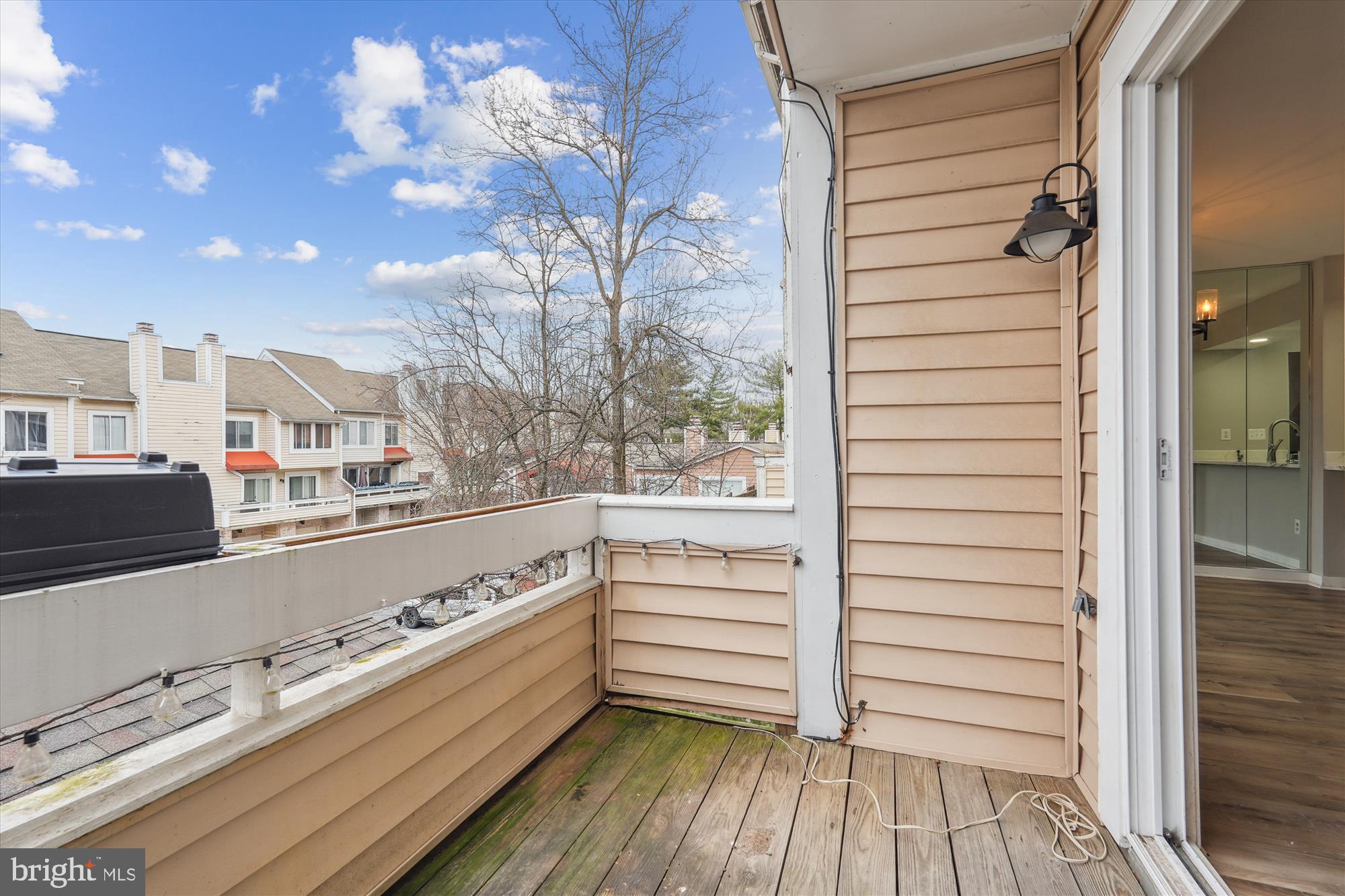 DOCKSIDE - Residential Lease