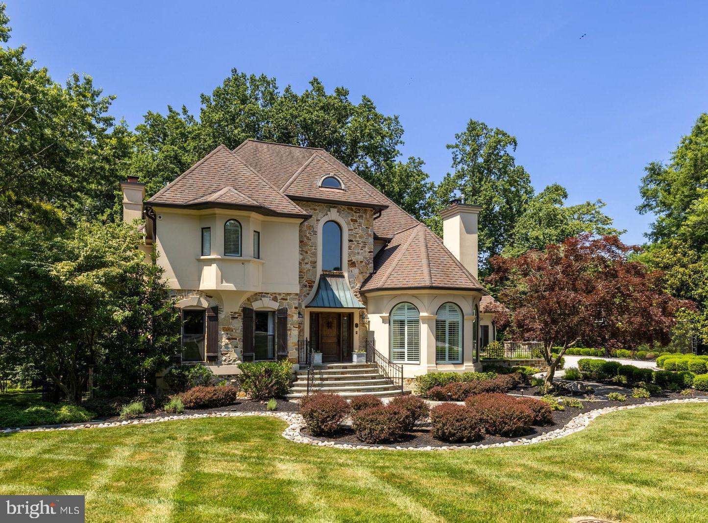 HELMSLEY COURT - Residential
