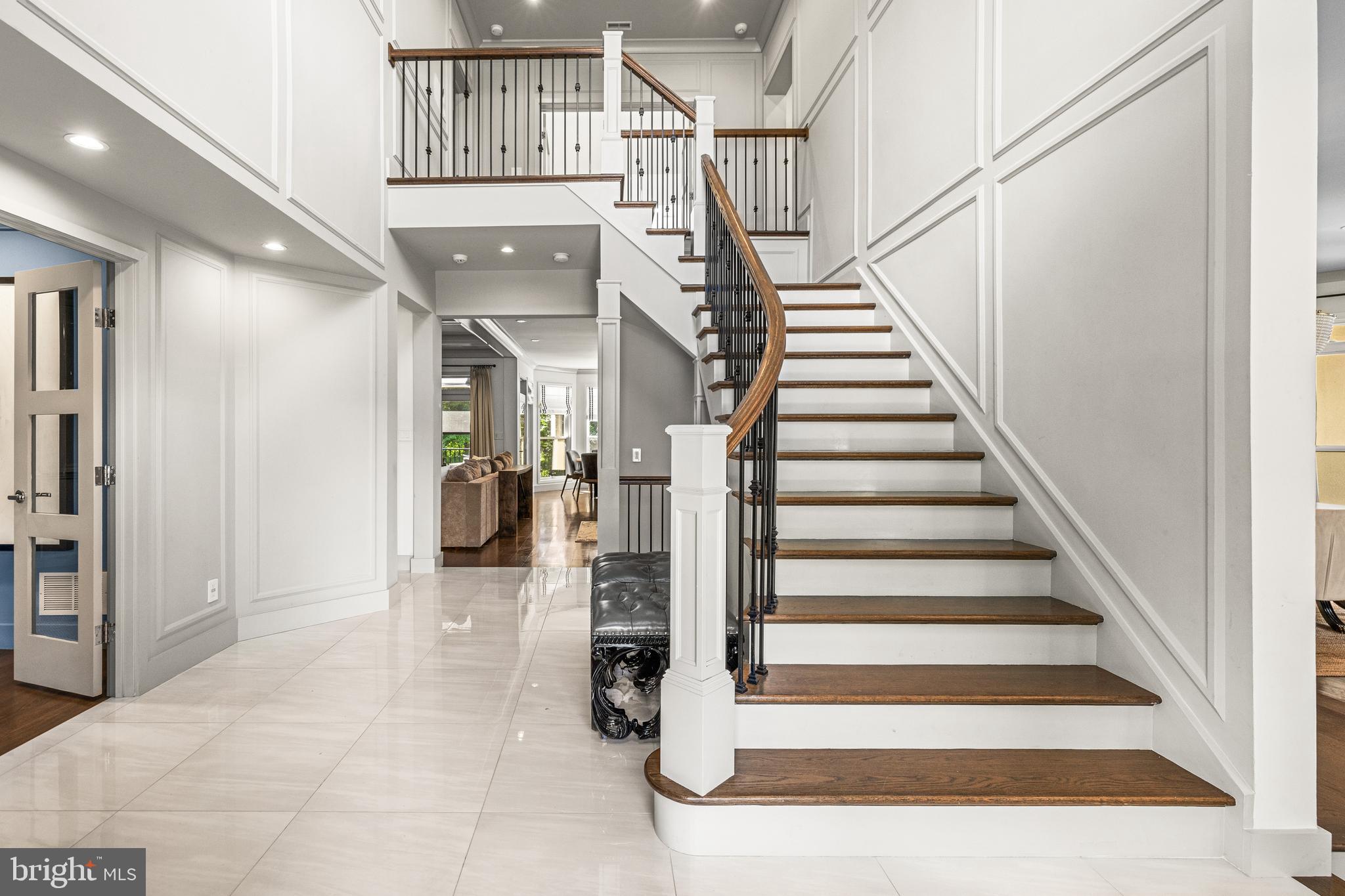 HELMSLEY COURT - Residential