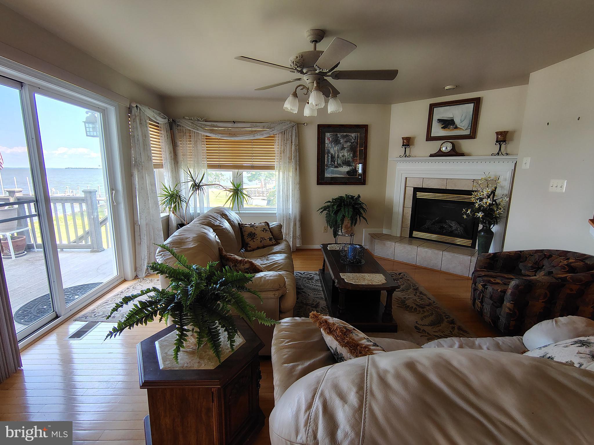 HOLLY NECK - Residential