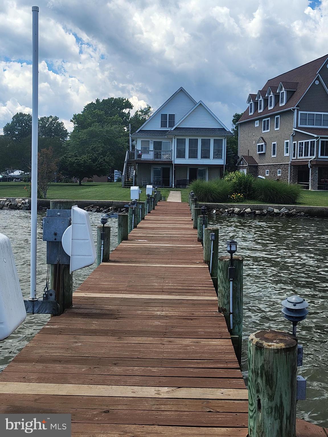 HOLLY NECK - Residential