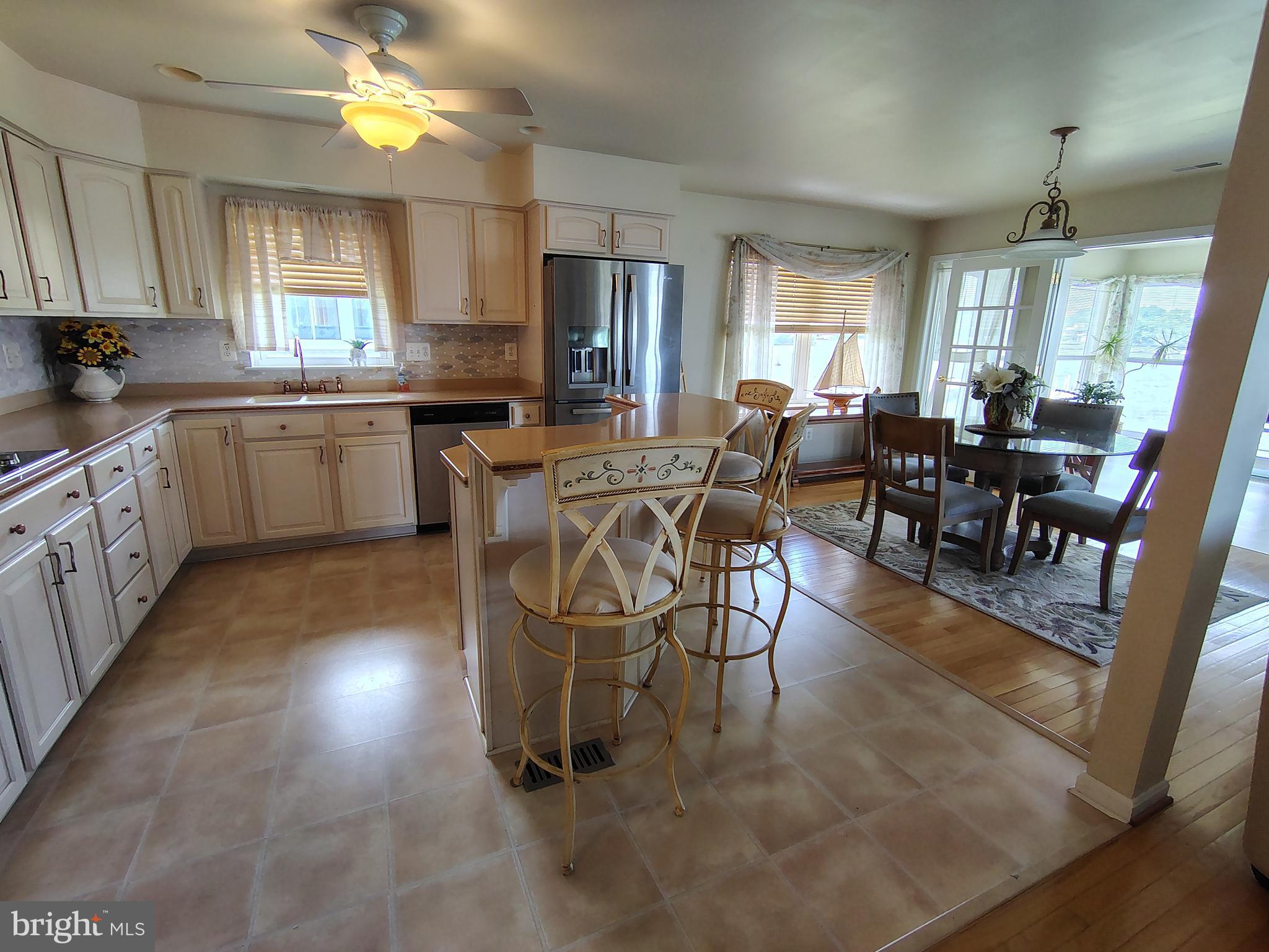 HOLLY NECK - Residential