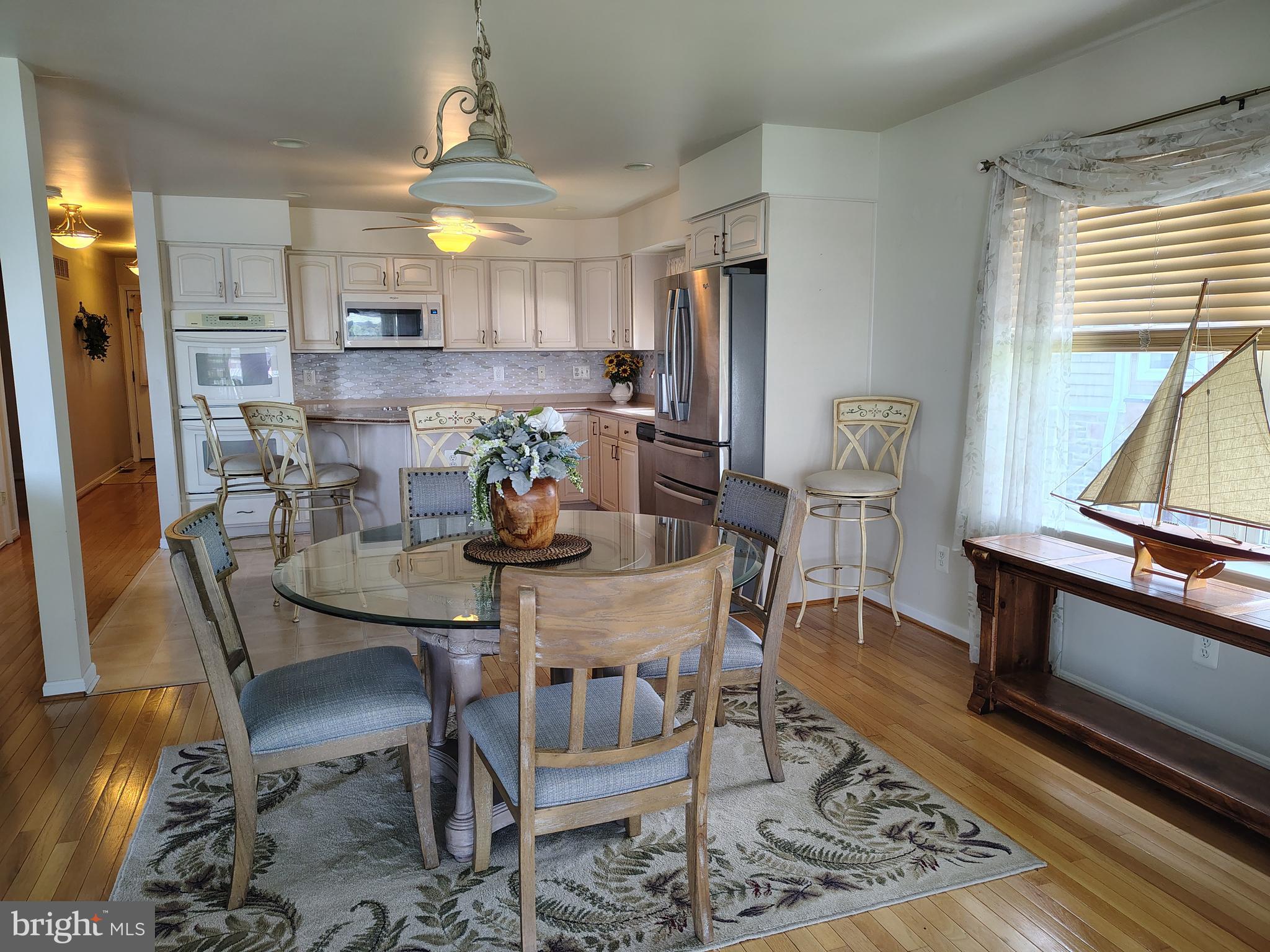 HOLLY NECK - Residential
