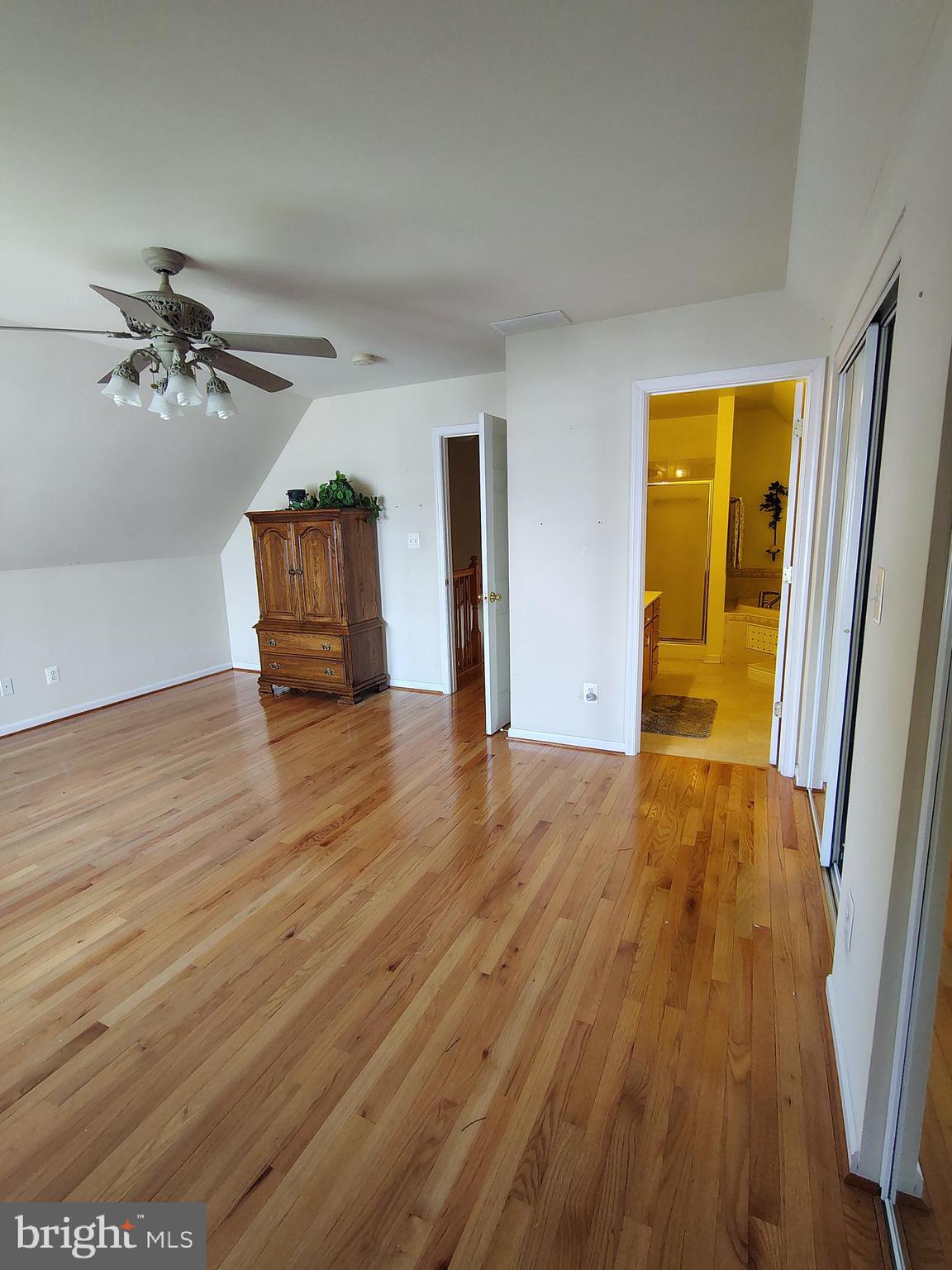 HOLLY NECK - Residential