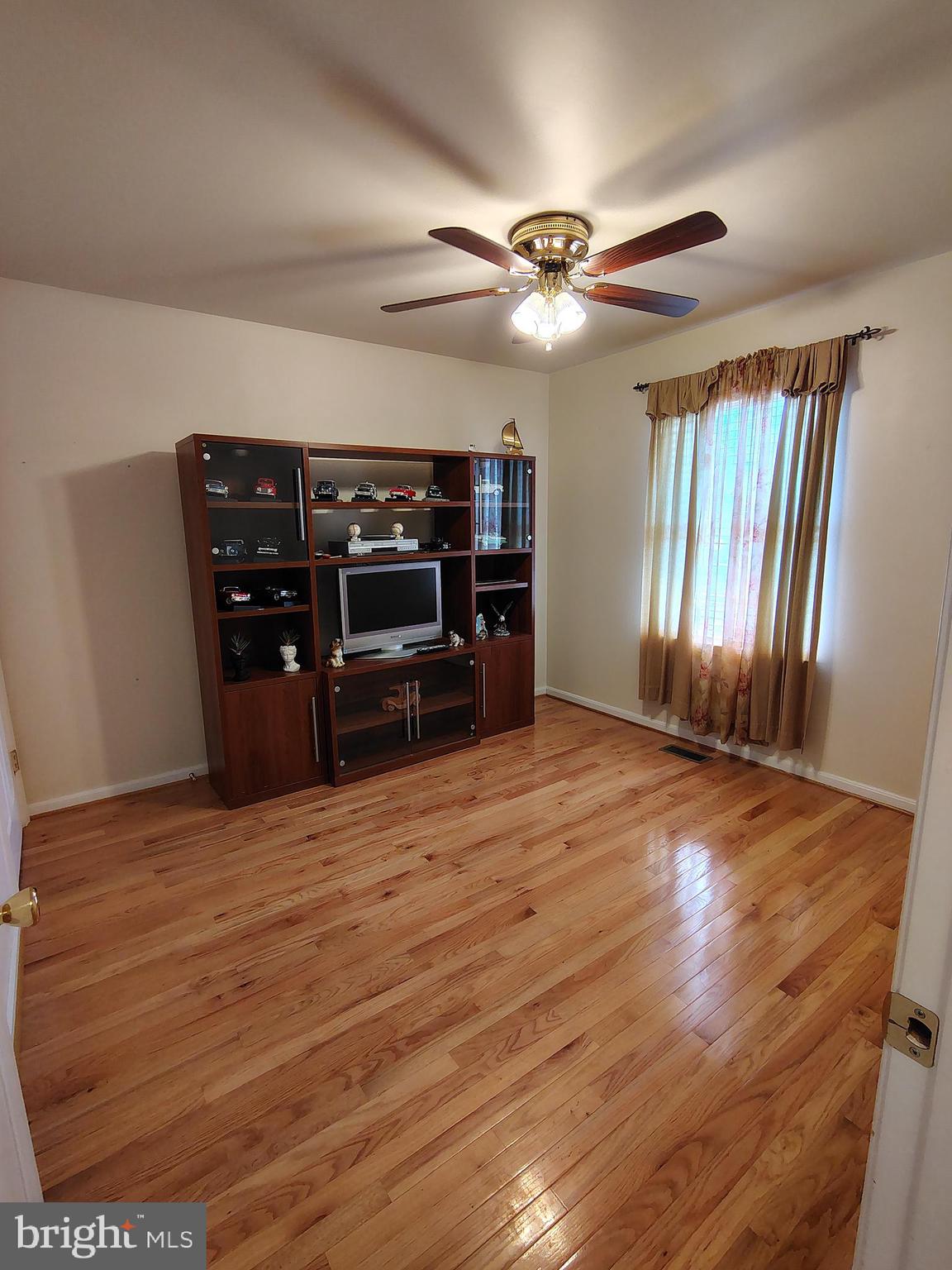 HOLLY NECK - Residential