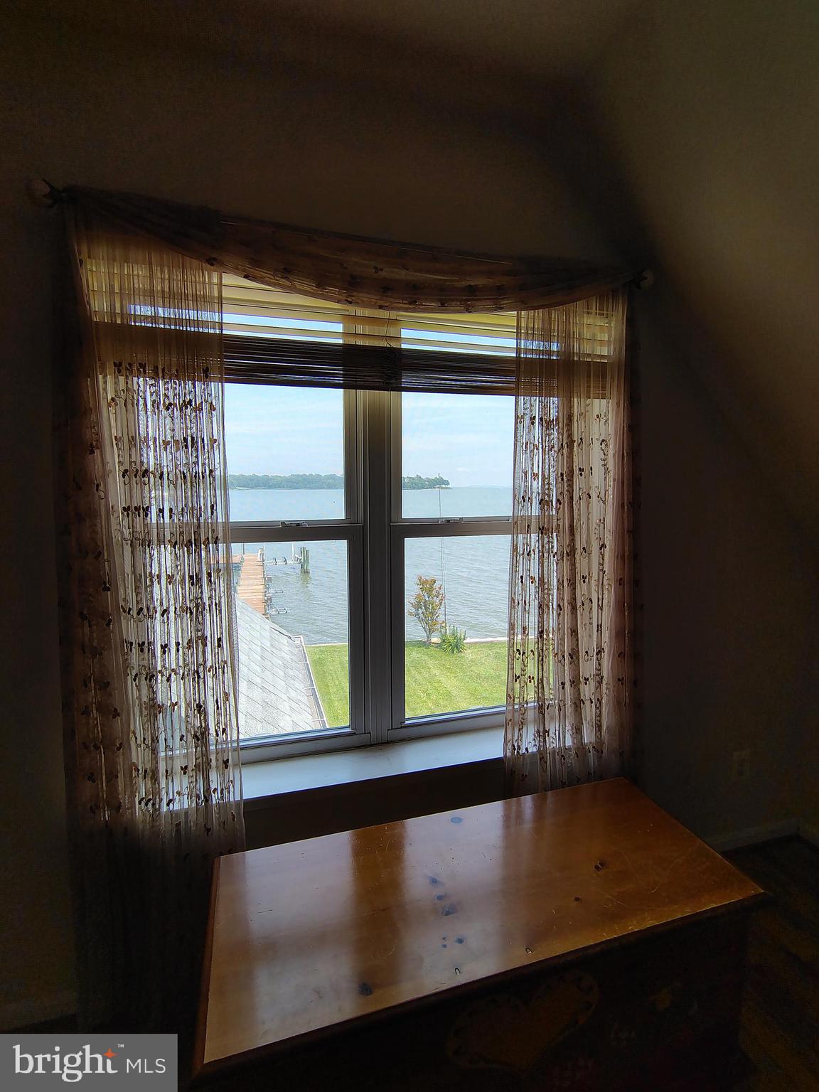 HOLLY NECK - Residential