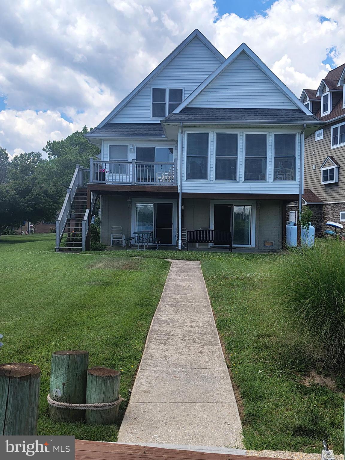 HOLLY NECK - Residential