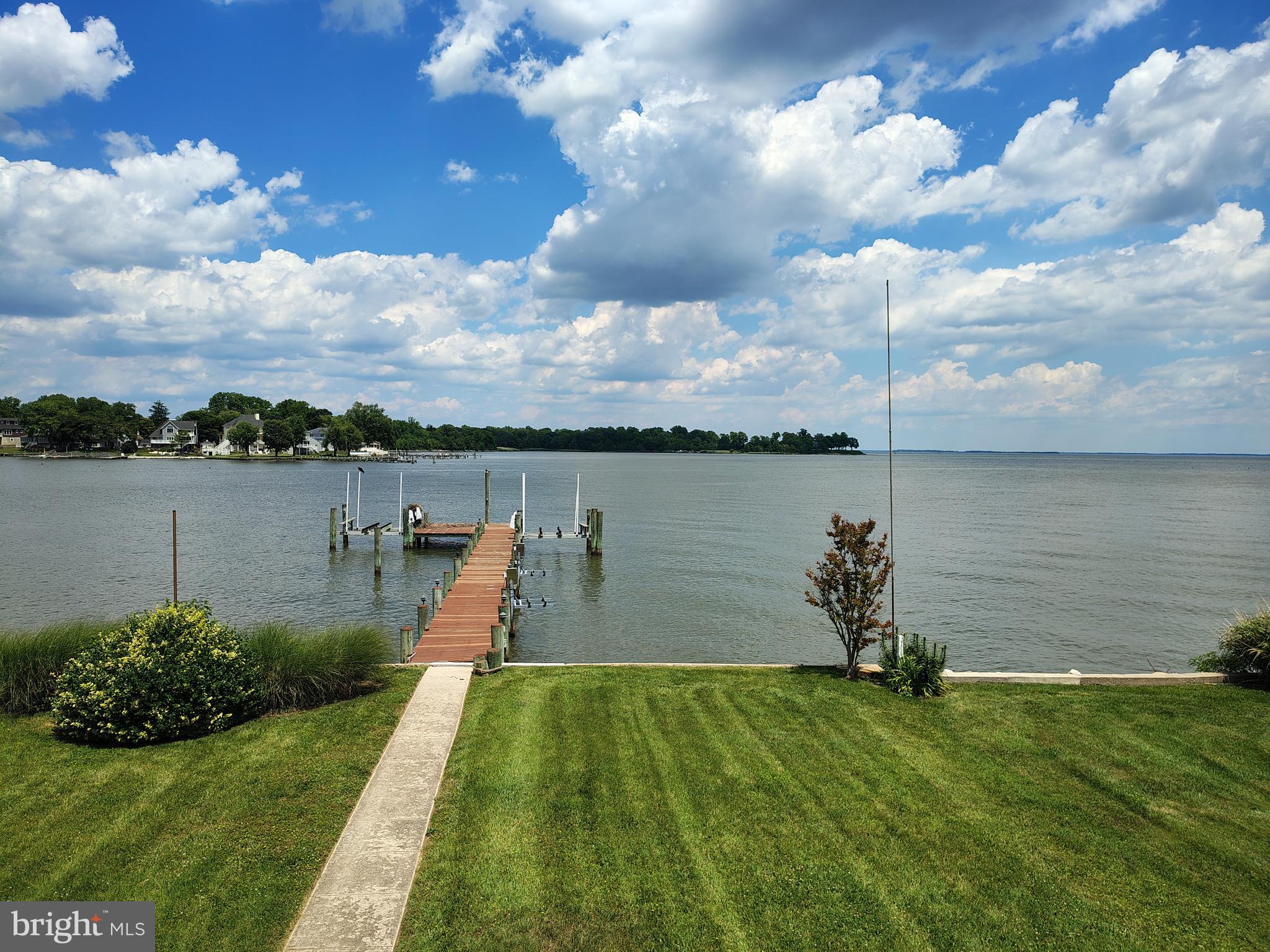 HOLLY NECK - Residential