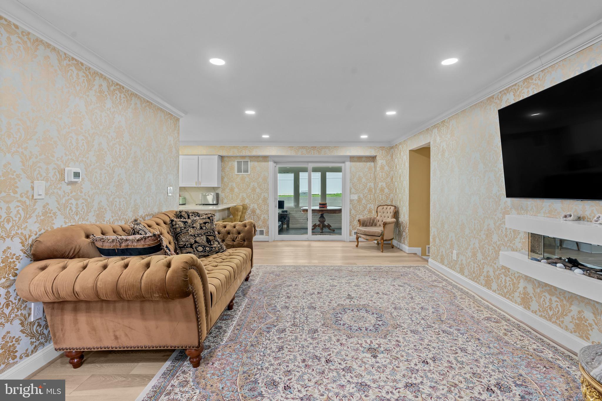 FOX HILLS - Residential