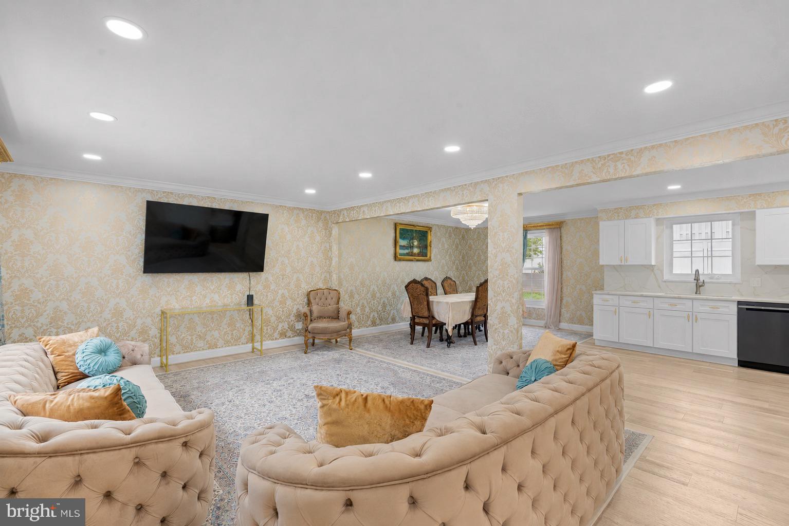 FOX HILLS - Residential