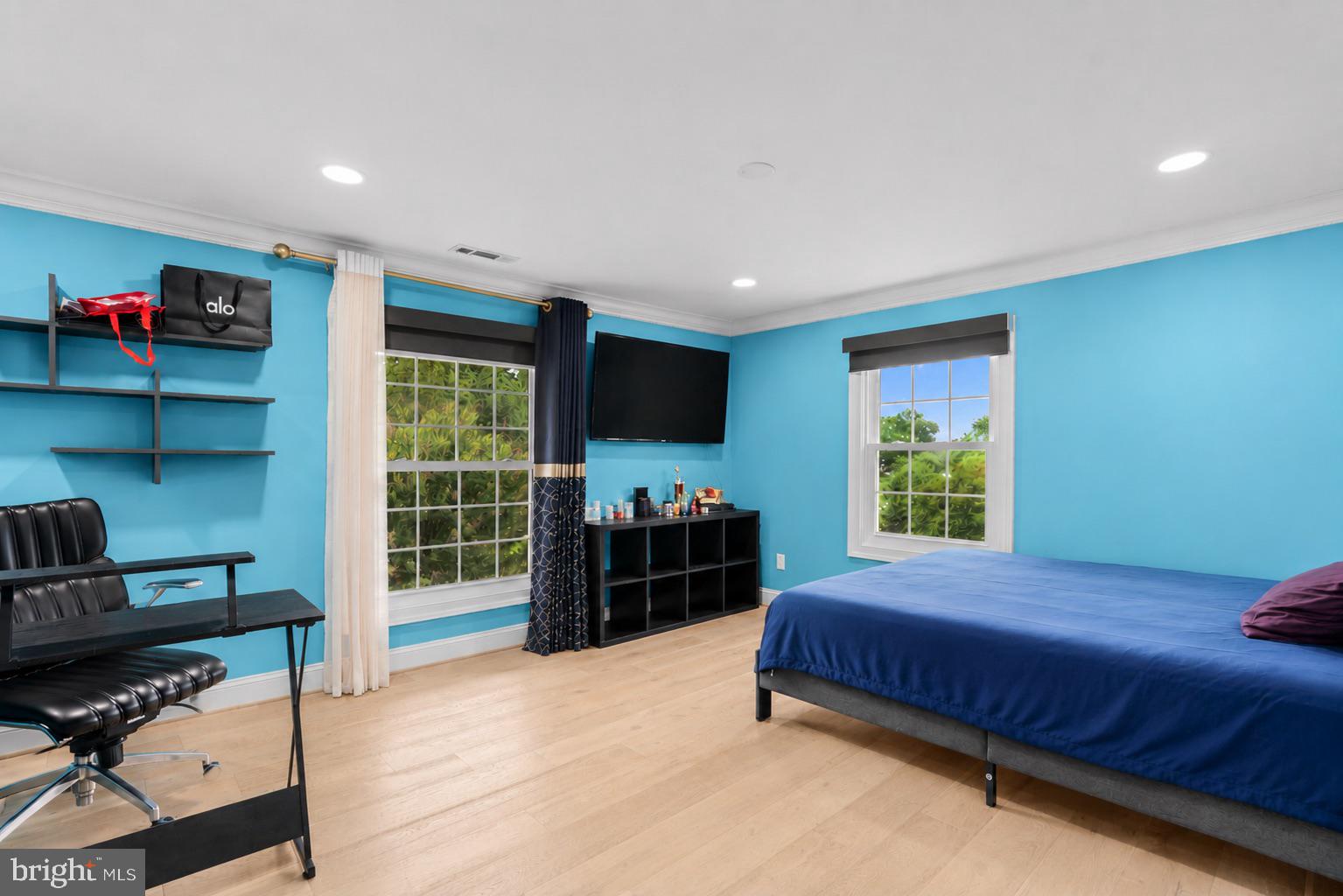 FOX HILLS - Residential