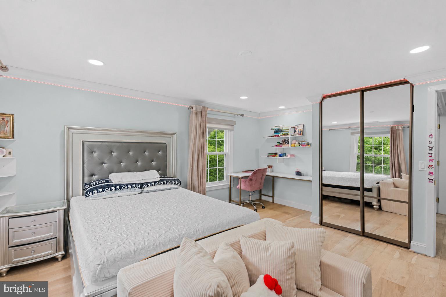 FOX HILLS - Residential