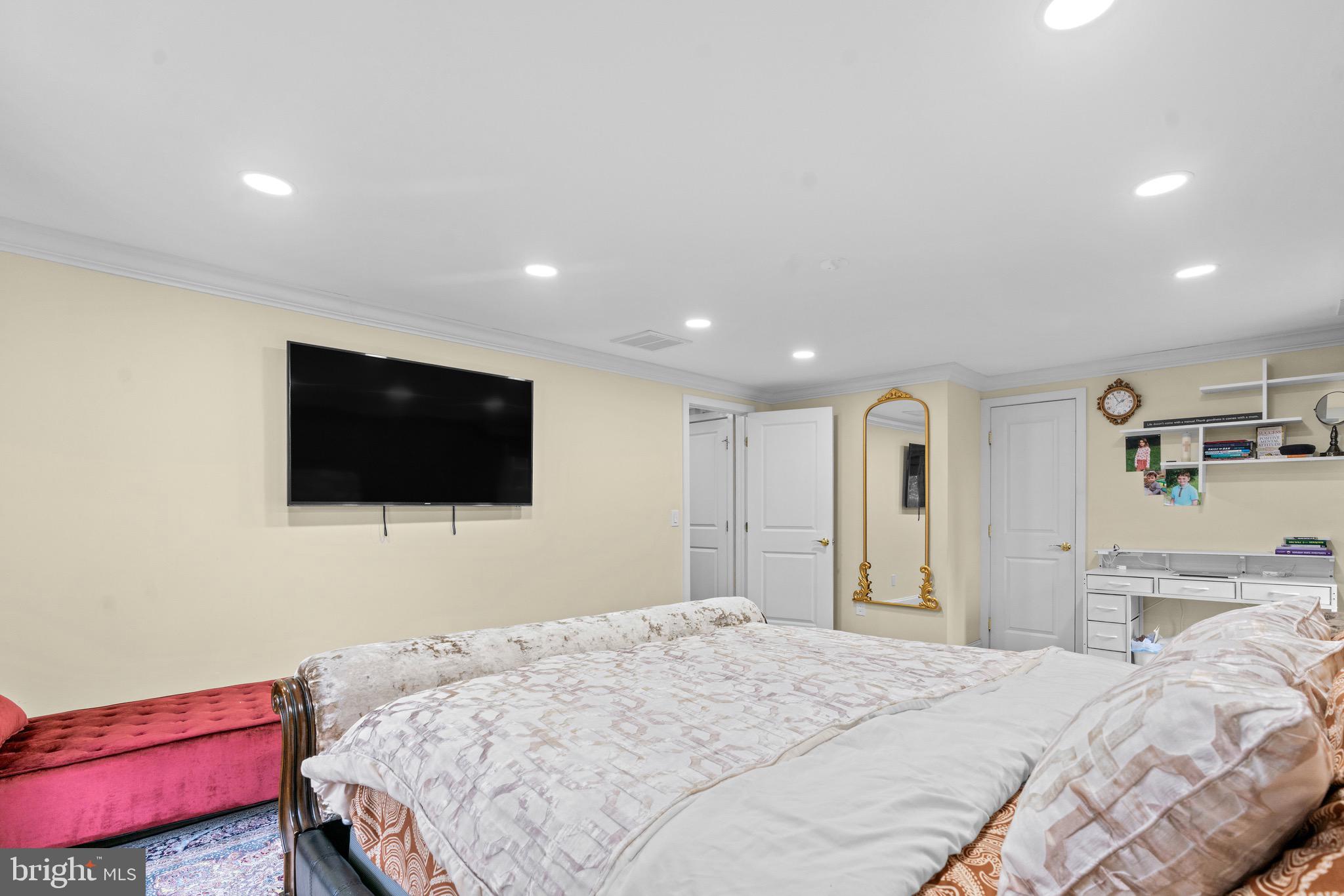 FOX HILLS - Residential