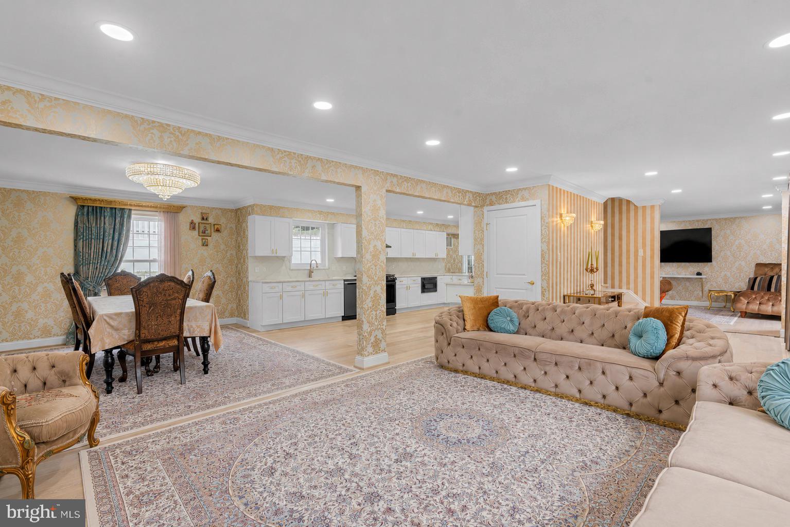 FOX HILLS - Residential
