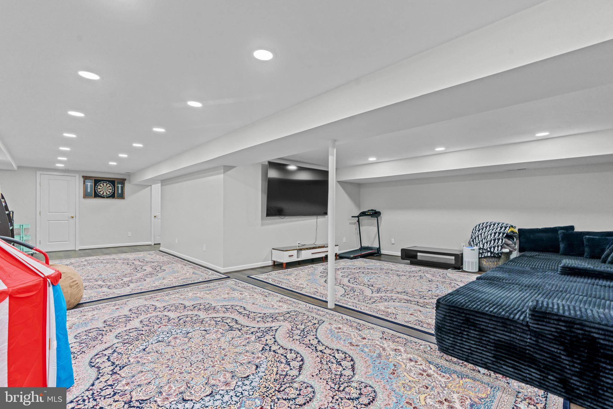 FOX HILLS - Residential