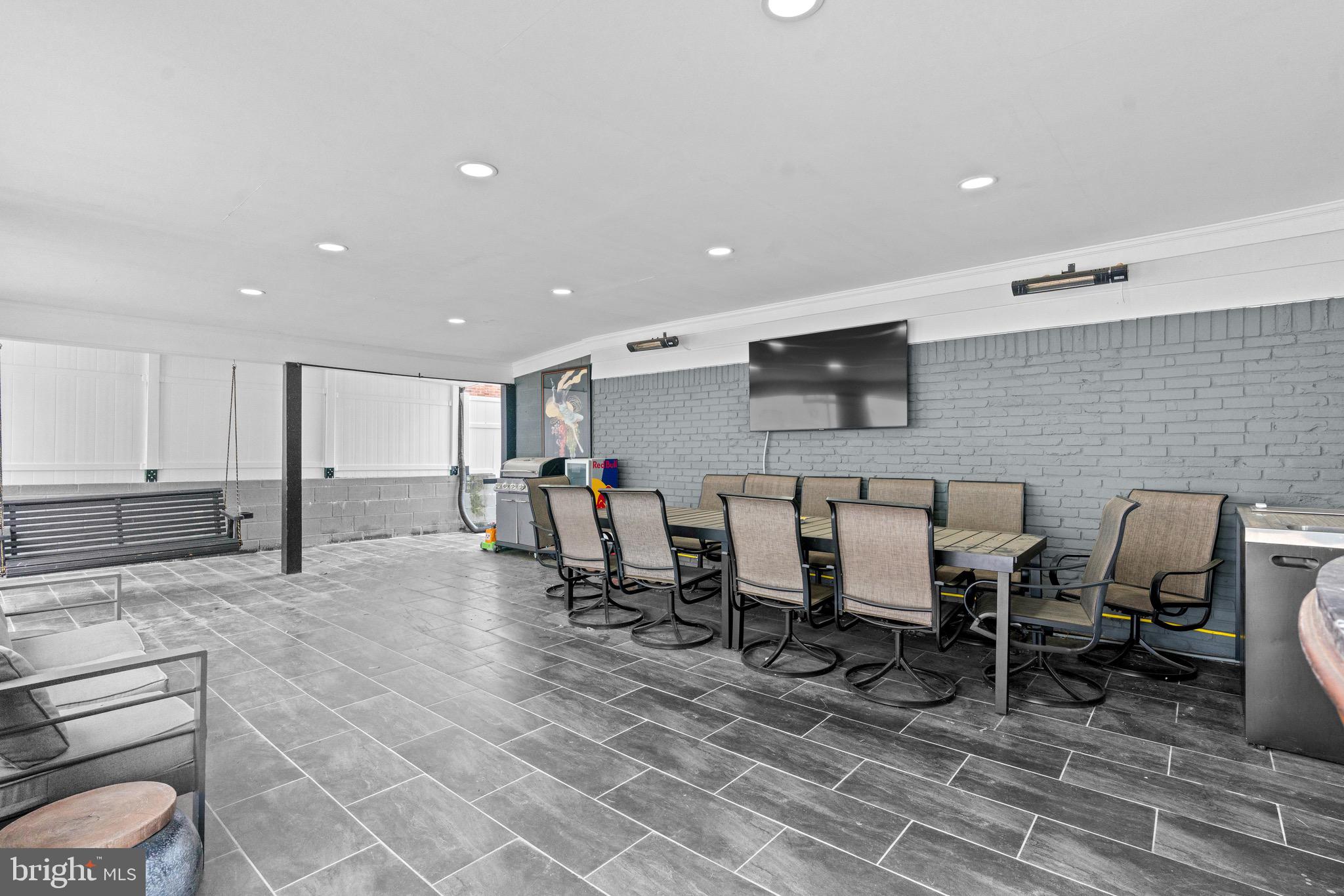 FOX HILLS - Residential