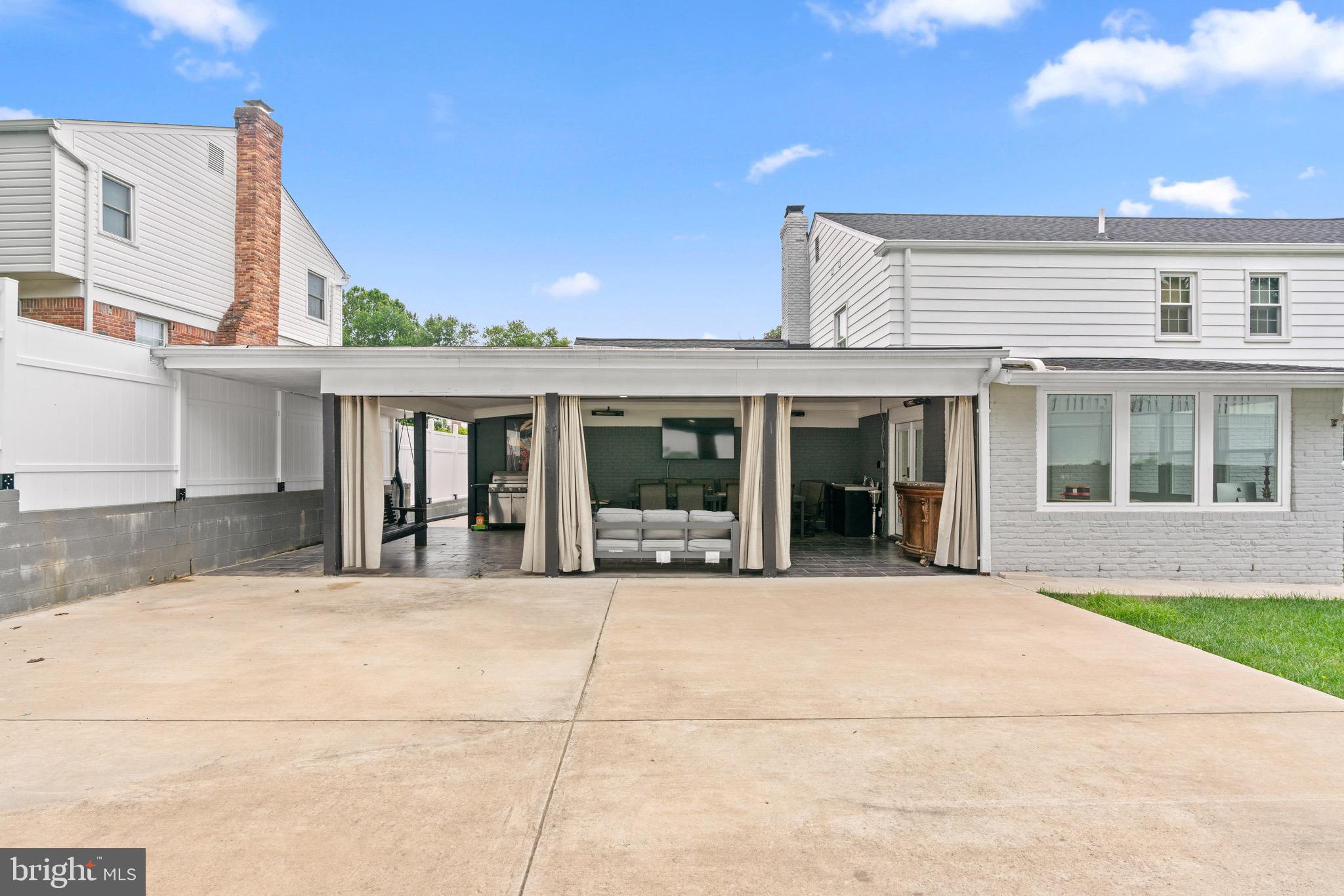 FOX HILLS - Residential