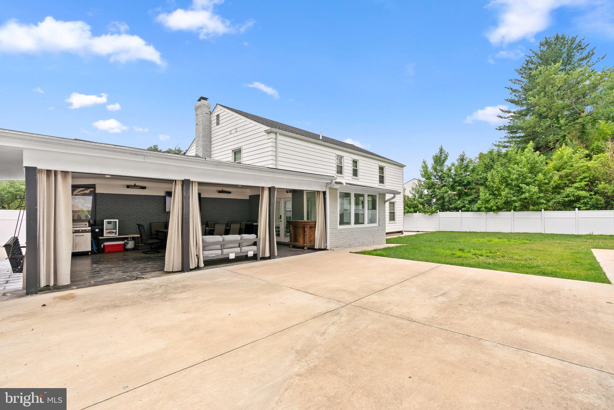 FOX HILLS - Residential