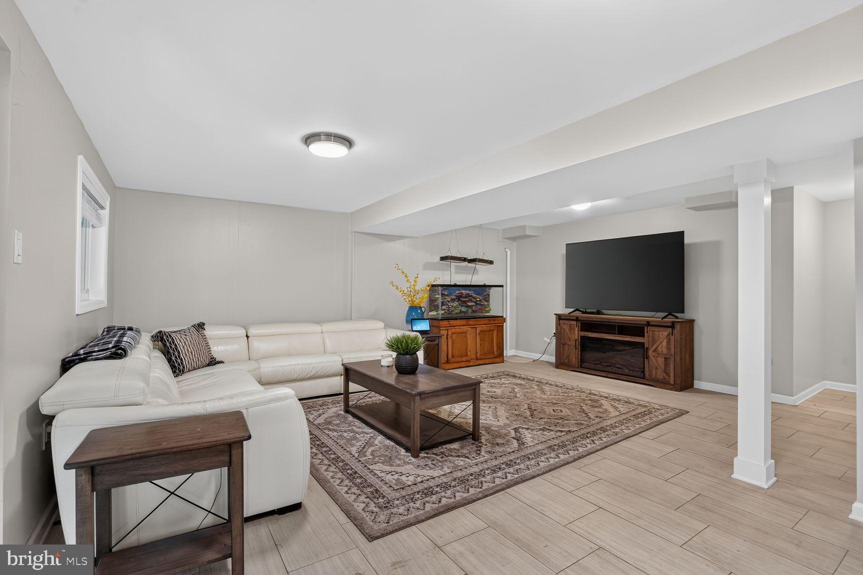 KINGS PARK WEST - Residential