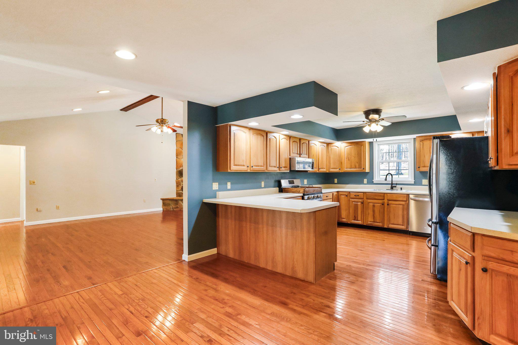 SUMMIT OAKS - Residential