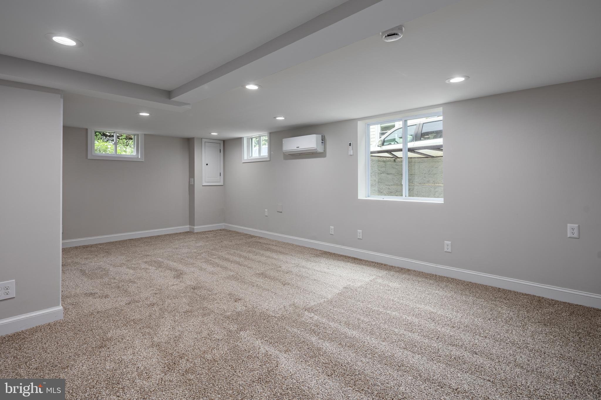 WOODLAWN TERRACE - Residential