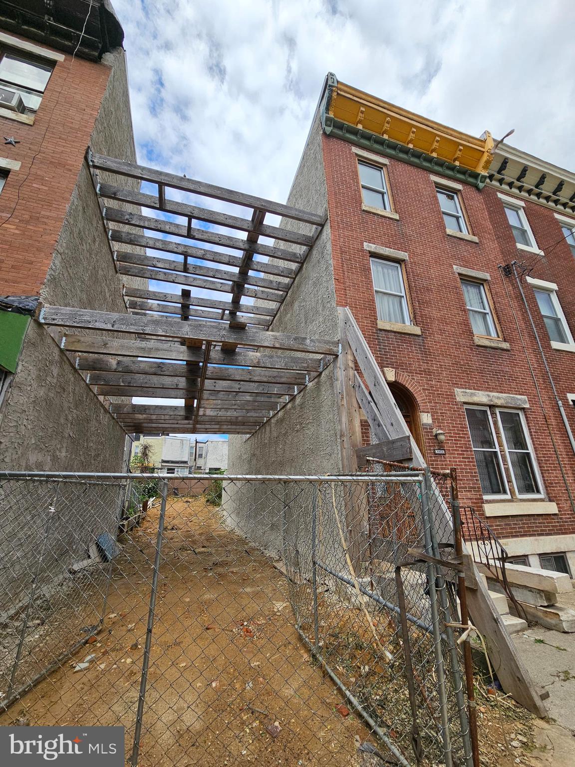 FAIRMOUNT - Residential