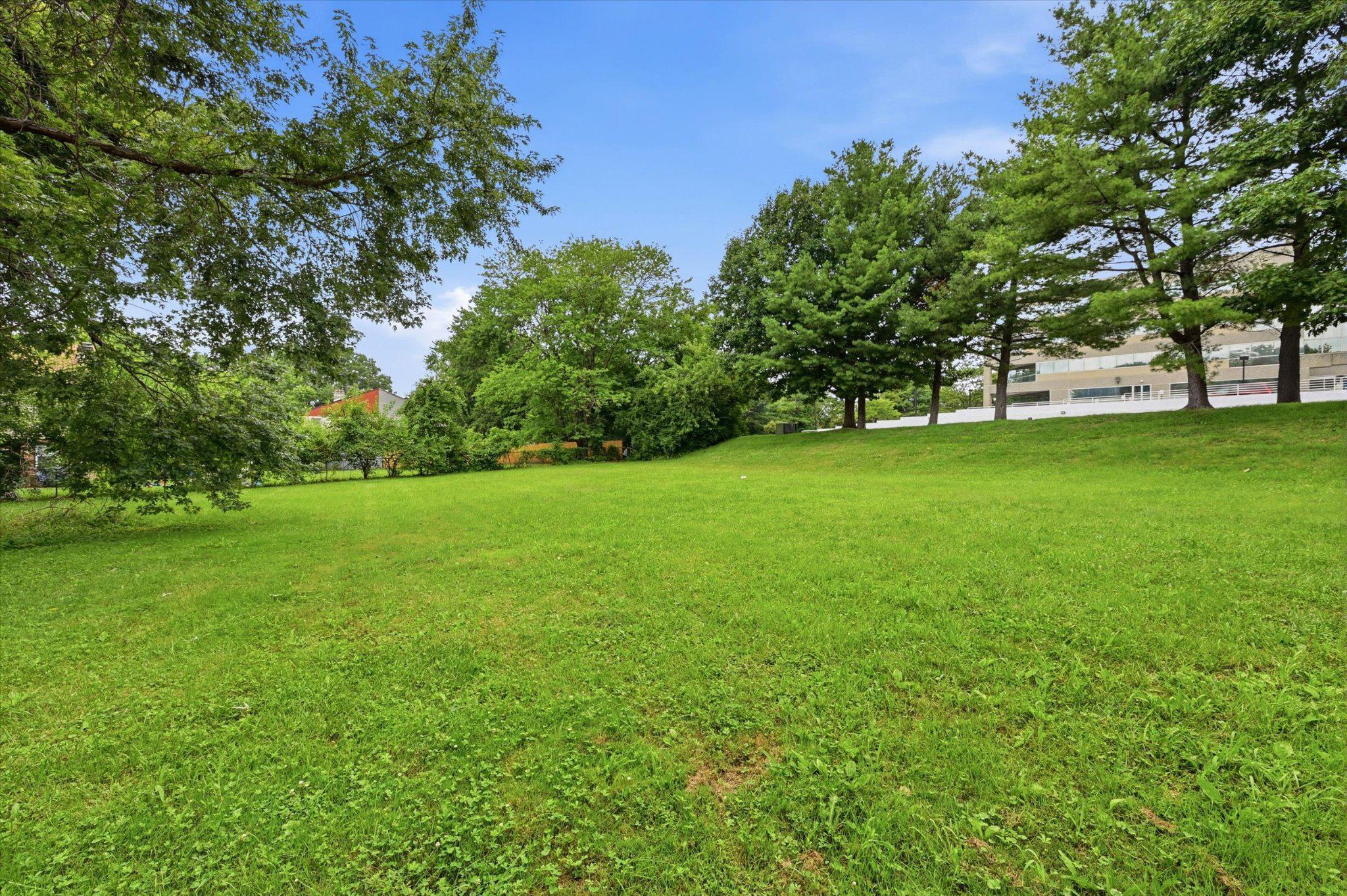 CHRISTIANA VILLAGE - Residential