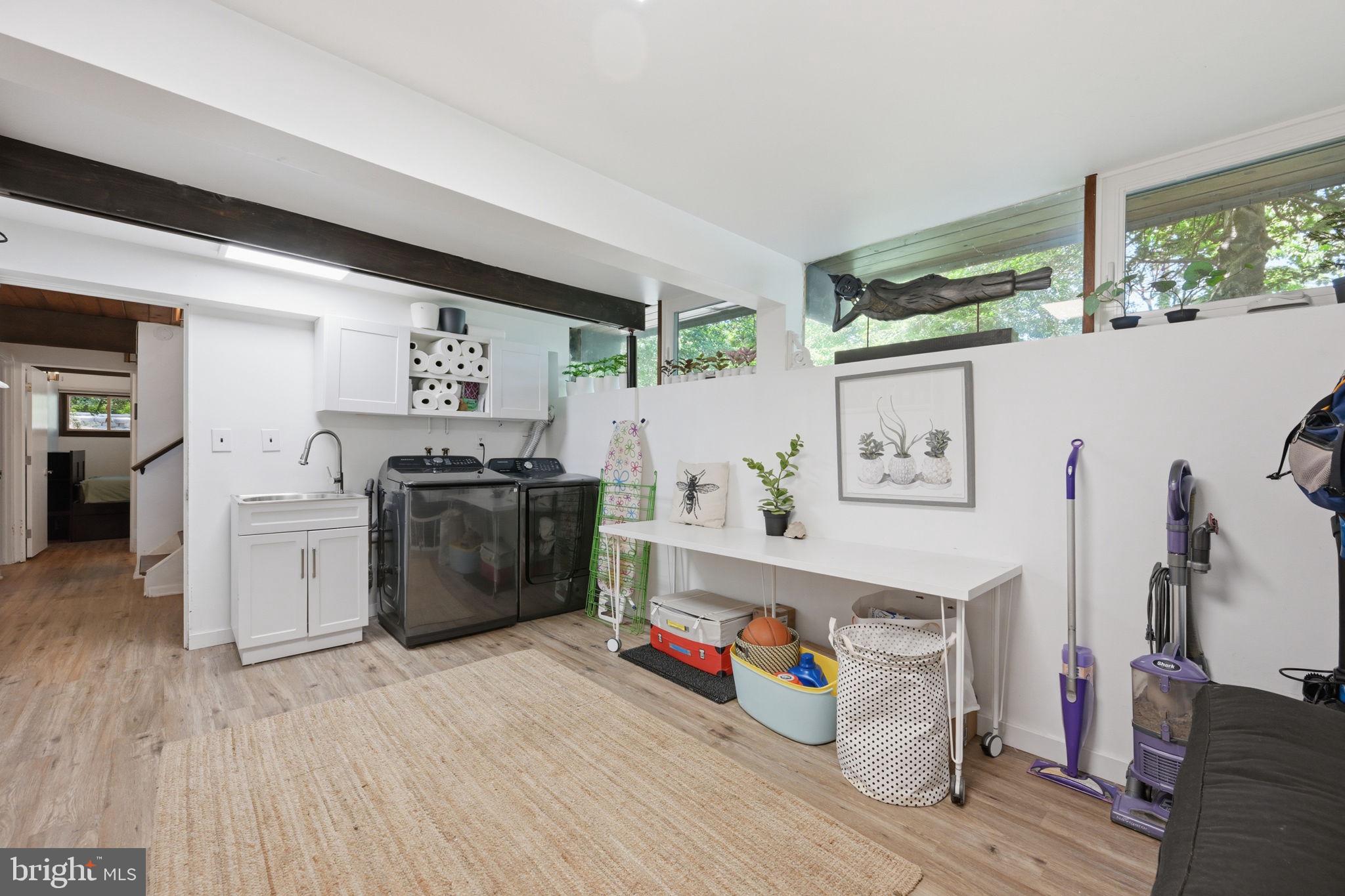 COLLEGE PARK - Residential