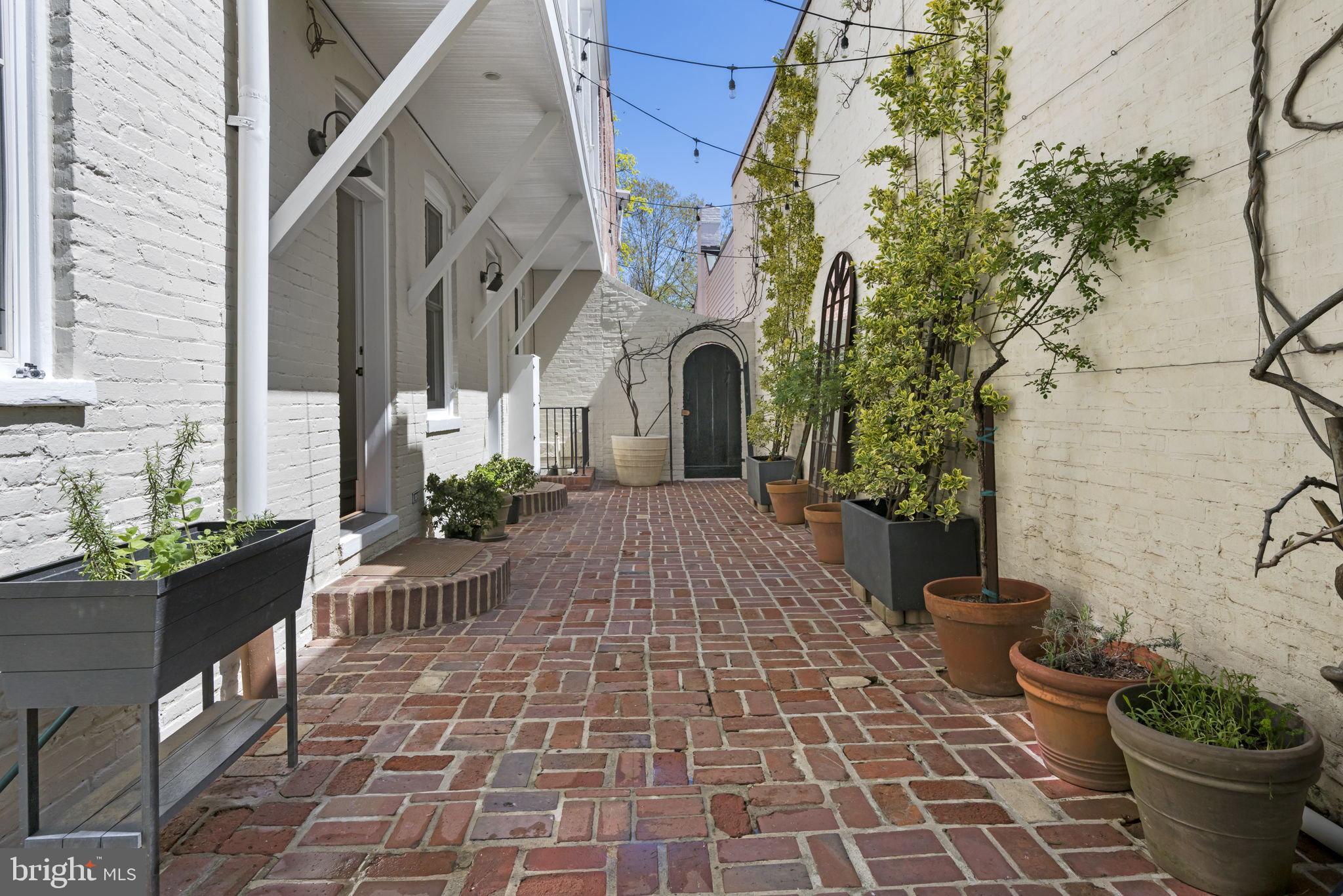 GEORGETOWN - Residential