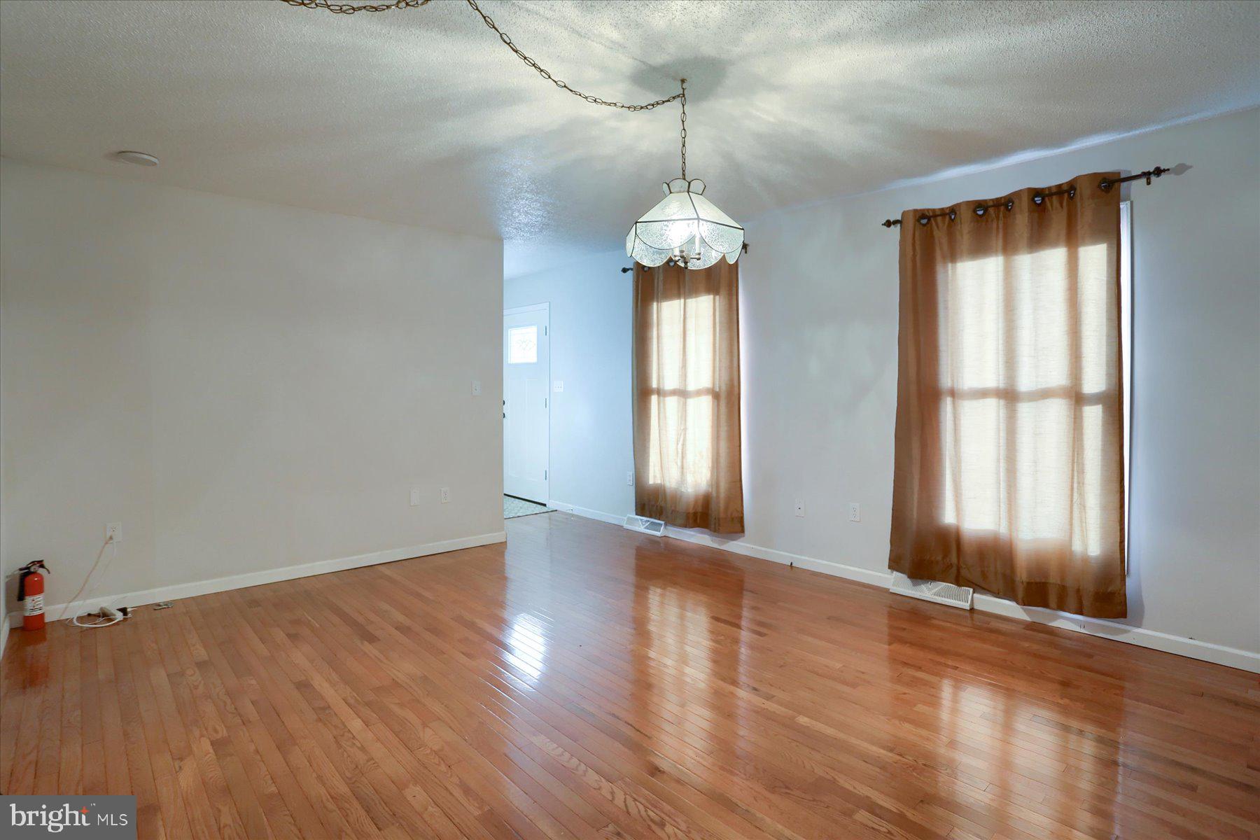 MOUNTAIN VIEW ESTATES - Residential
