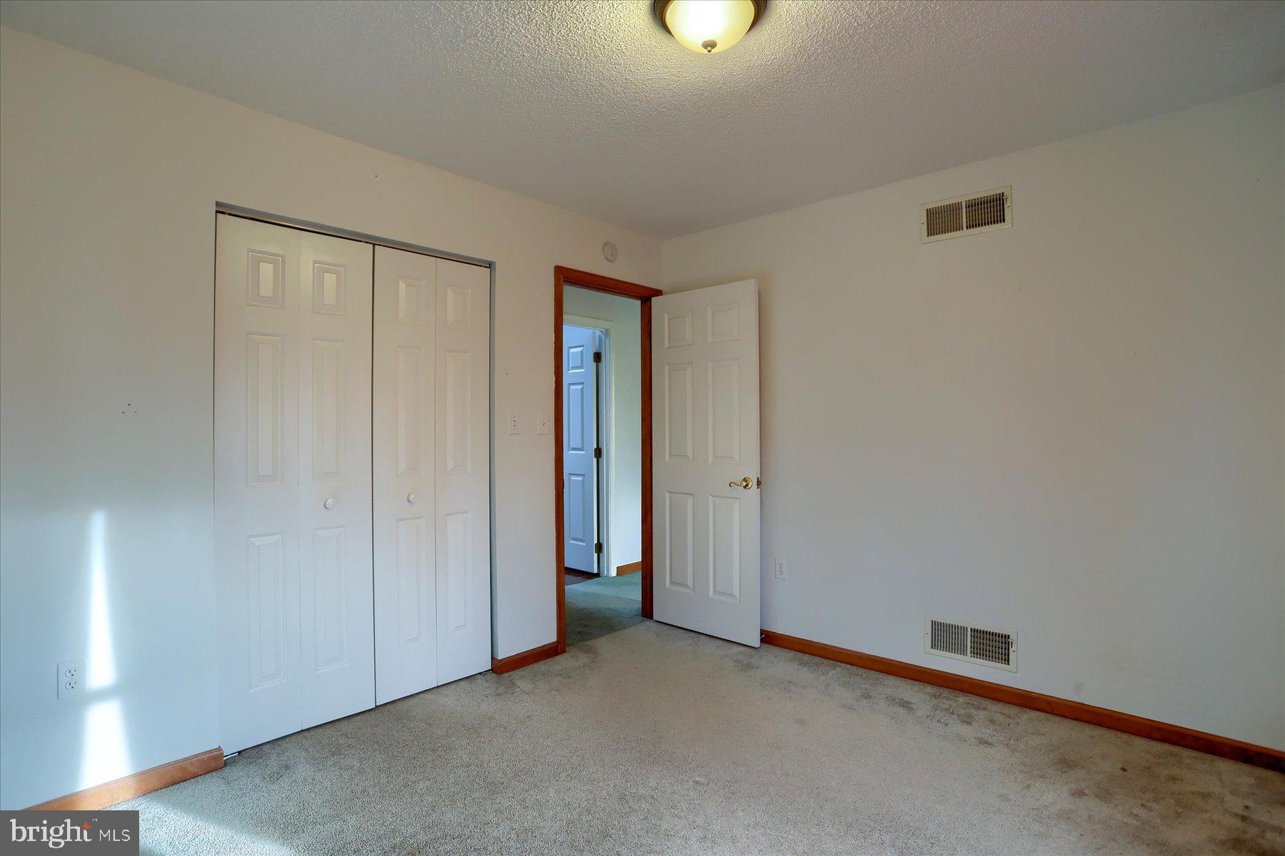 MOUNTAIN VIEW ESTATES - Residential