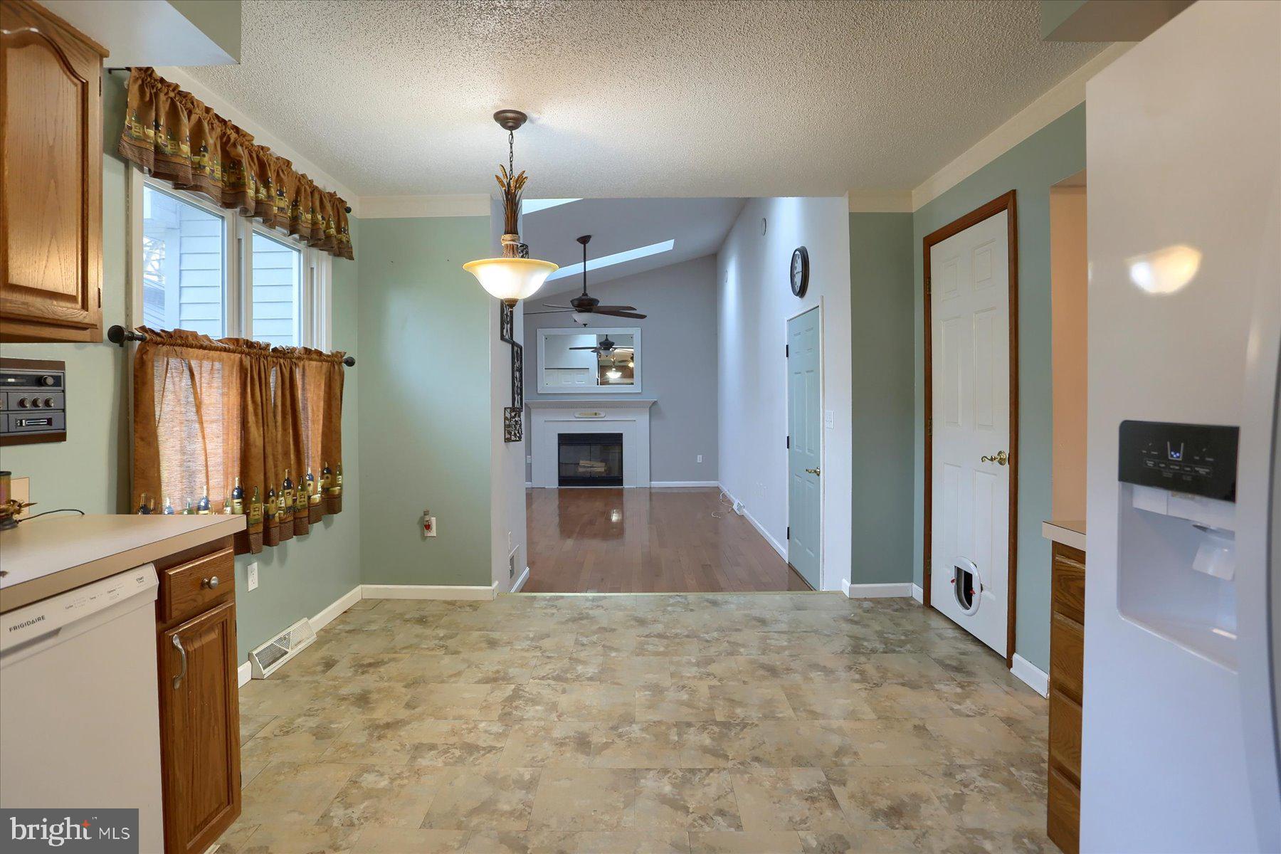 MOUNTAIN VIEW ESTATES - Residential