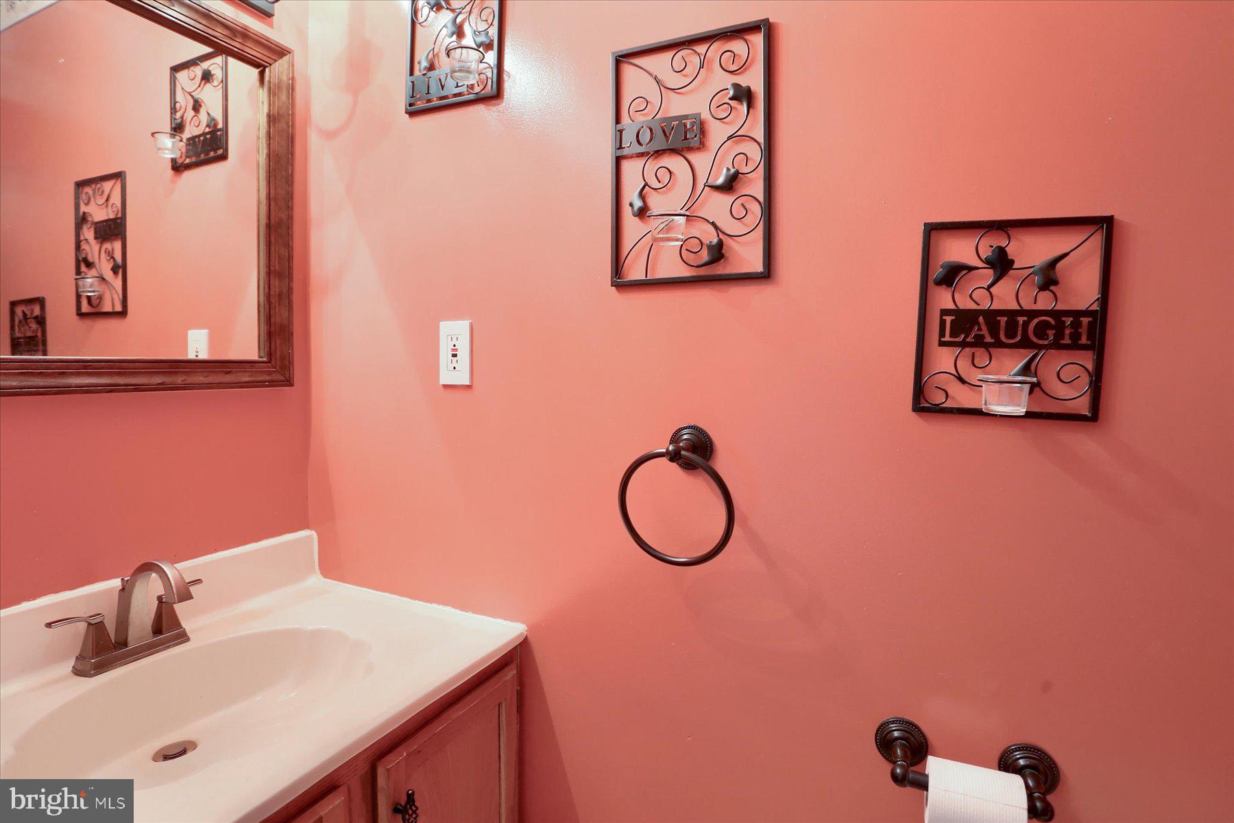 MOUNTAIN VIEW ESTATES - Residential