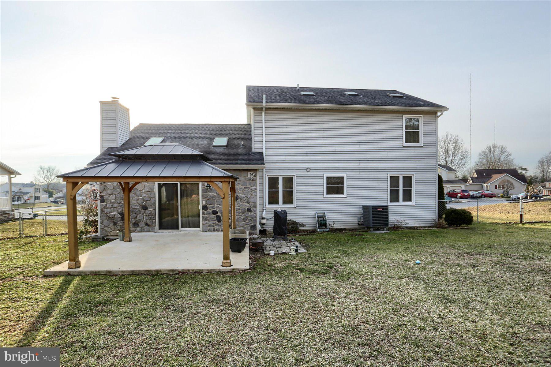 MOUNTAIN VIEW ESTATES - Residential