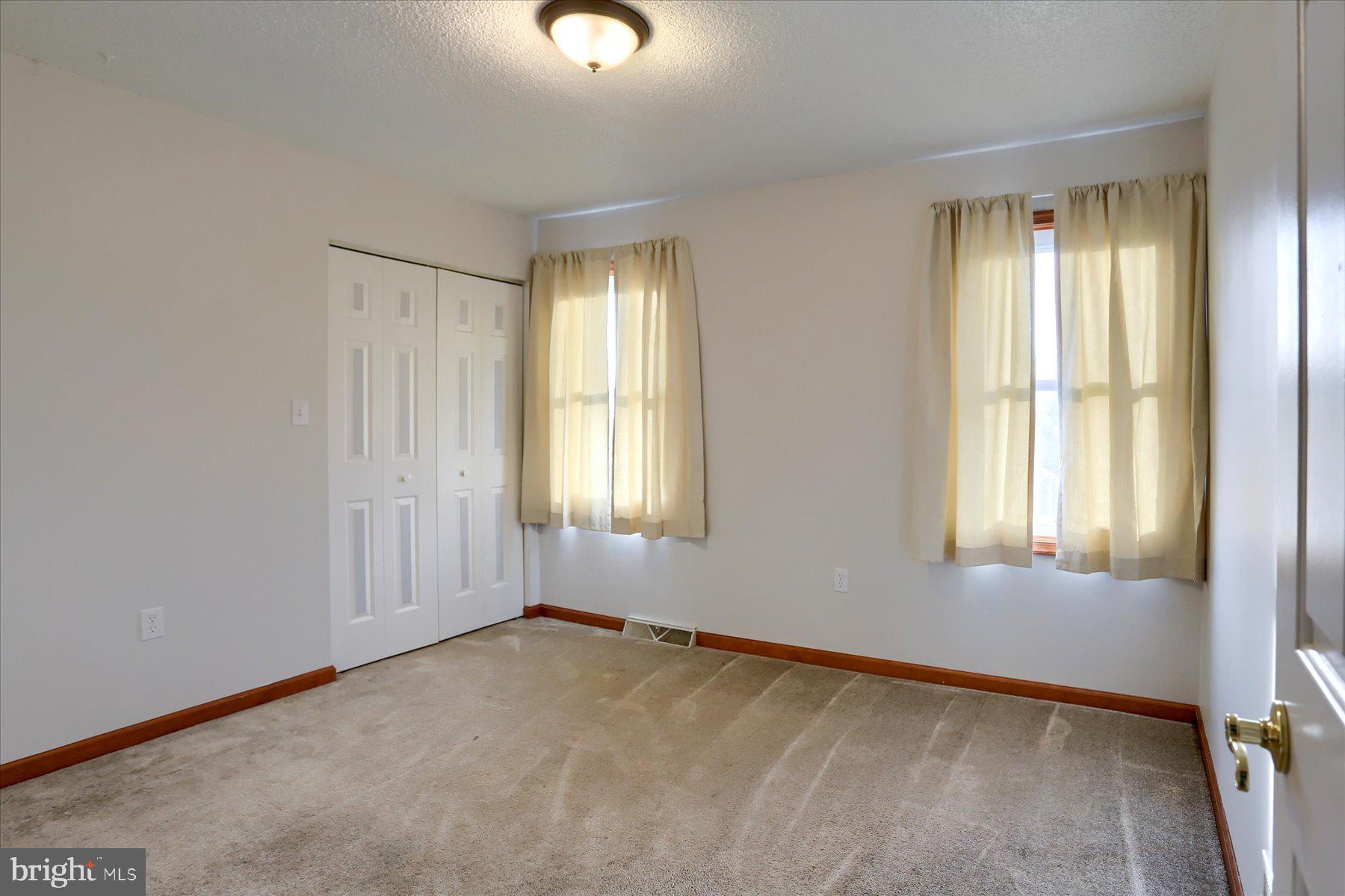 MOUNTAIN VIEW ESTATES - Residential