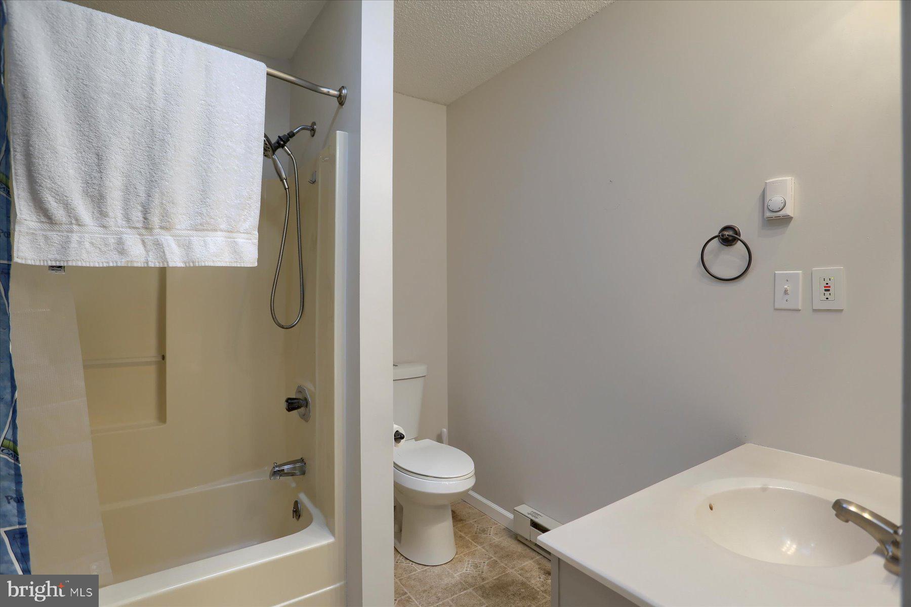 MOUNTAIN VIEW ESTATES - Residential
