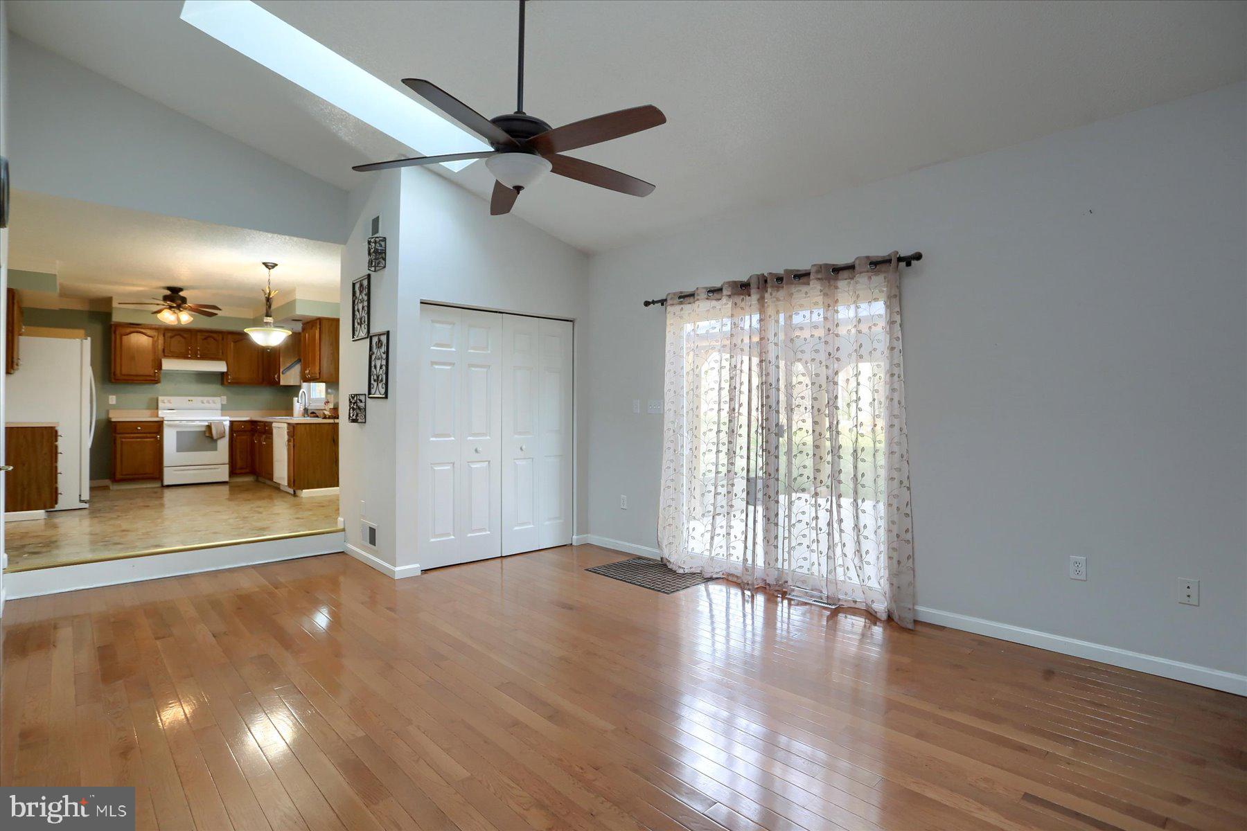 MOUNTAIN VIEW ESTATES - Residential