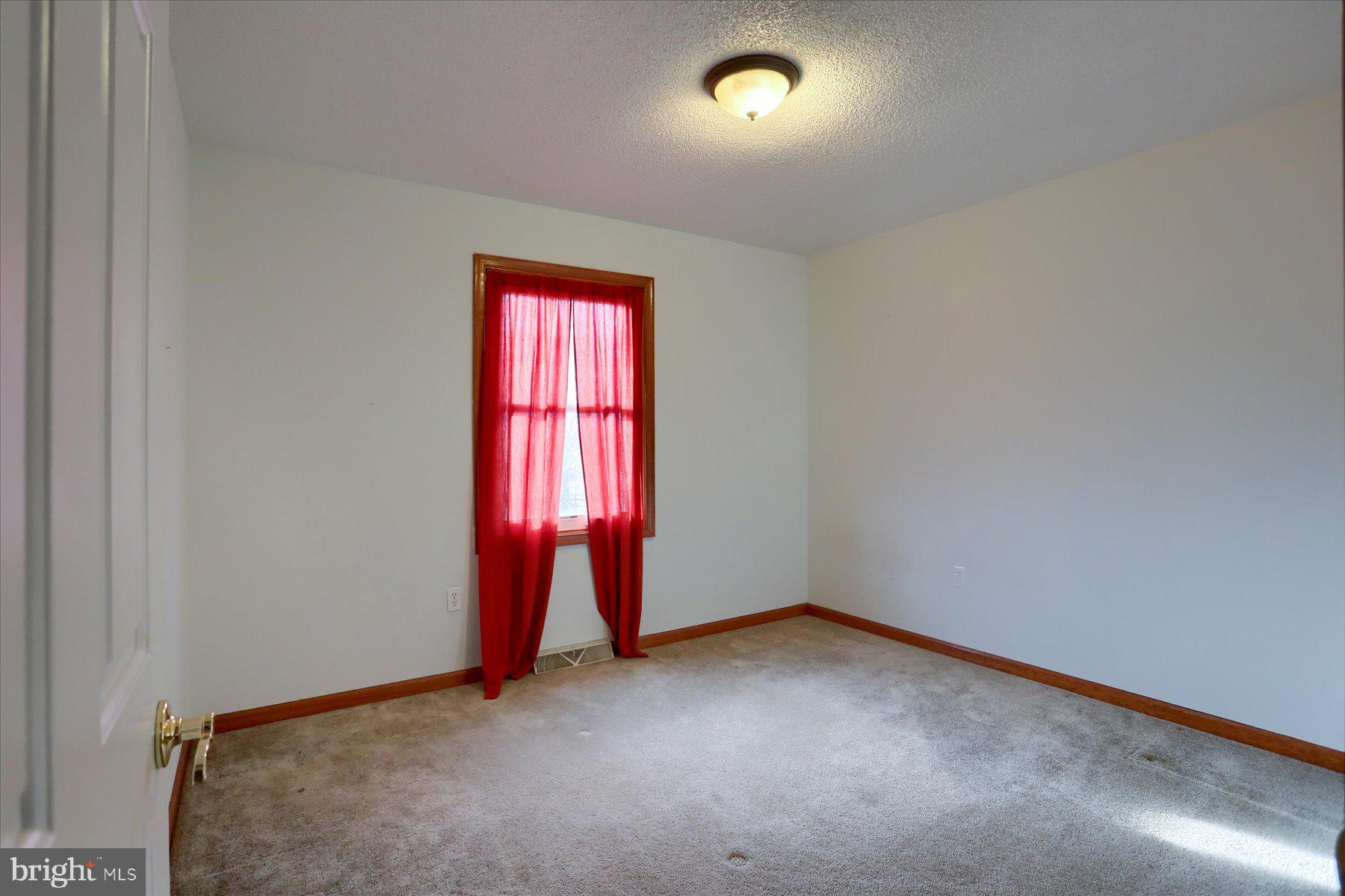 MOUNTAIN VIEW ESTATES - Residential