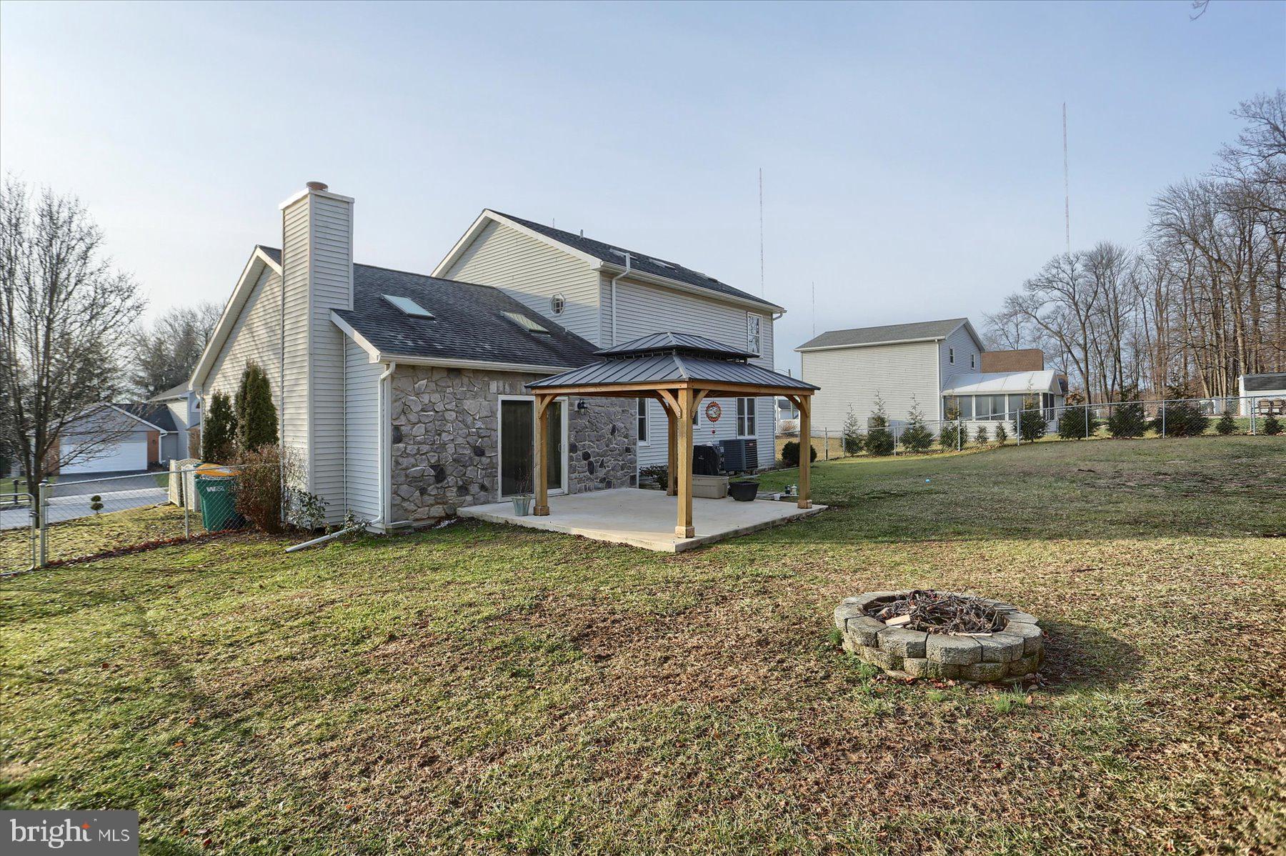 MOUNTAIN VIEW ESTATES - Residential
