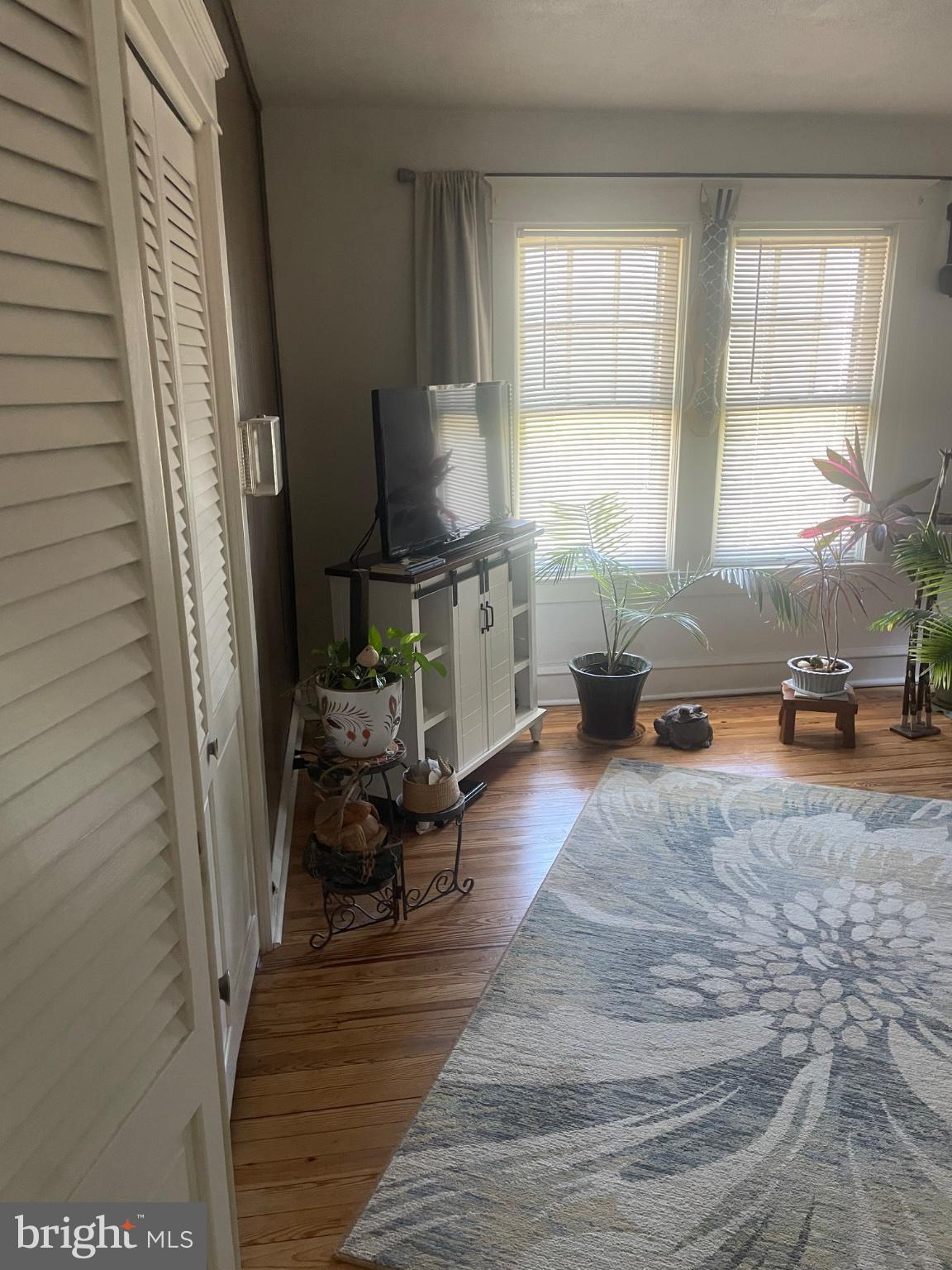 ELMWOOD - Residential Income