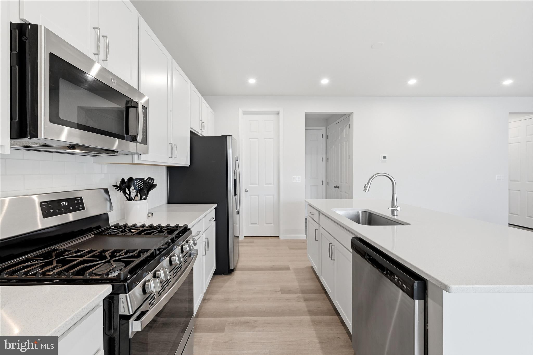 RAVEN OAKS - Residential