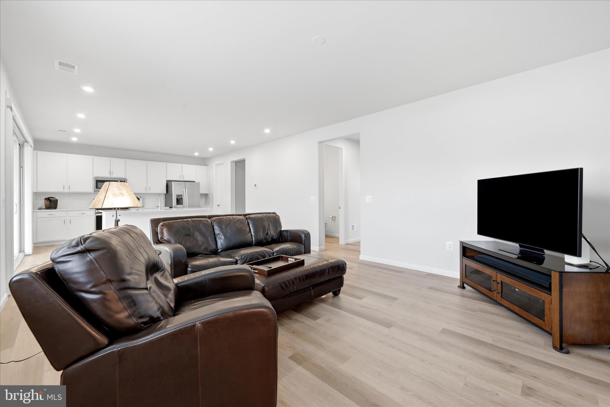 RAVEN OAKS - Residential