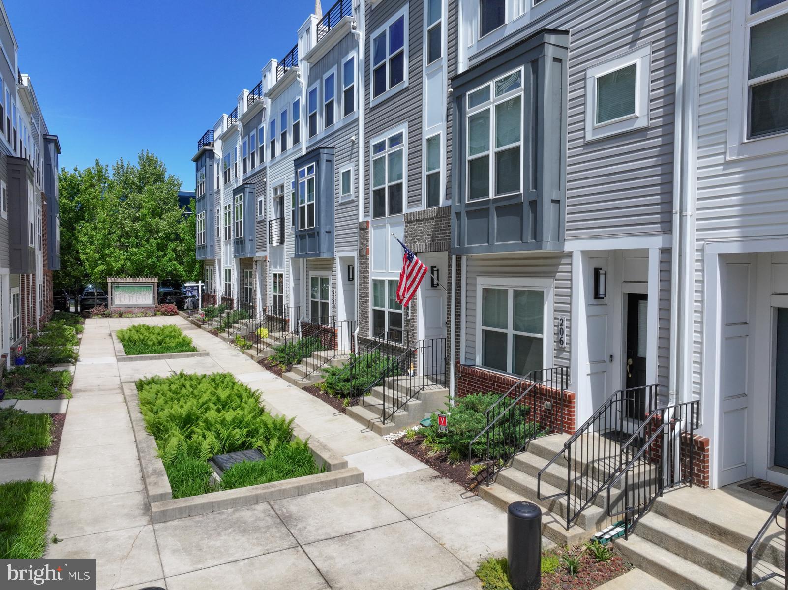 ADMIRALS SQUARE - Residential