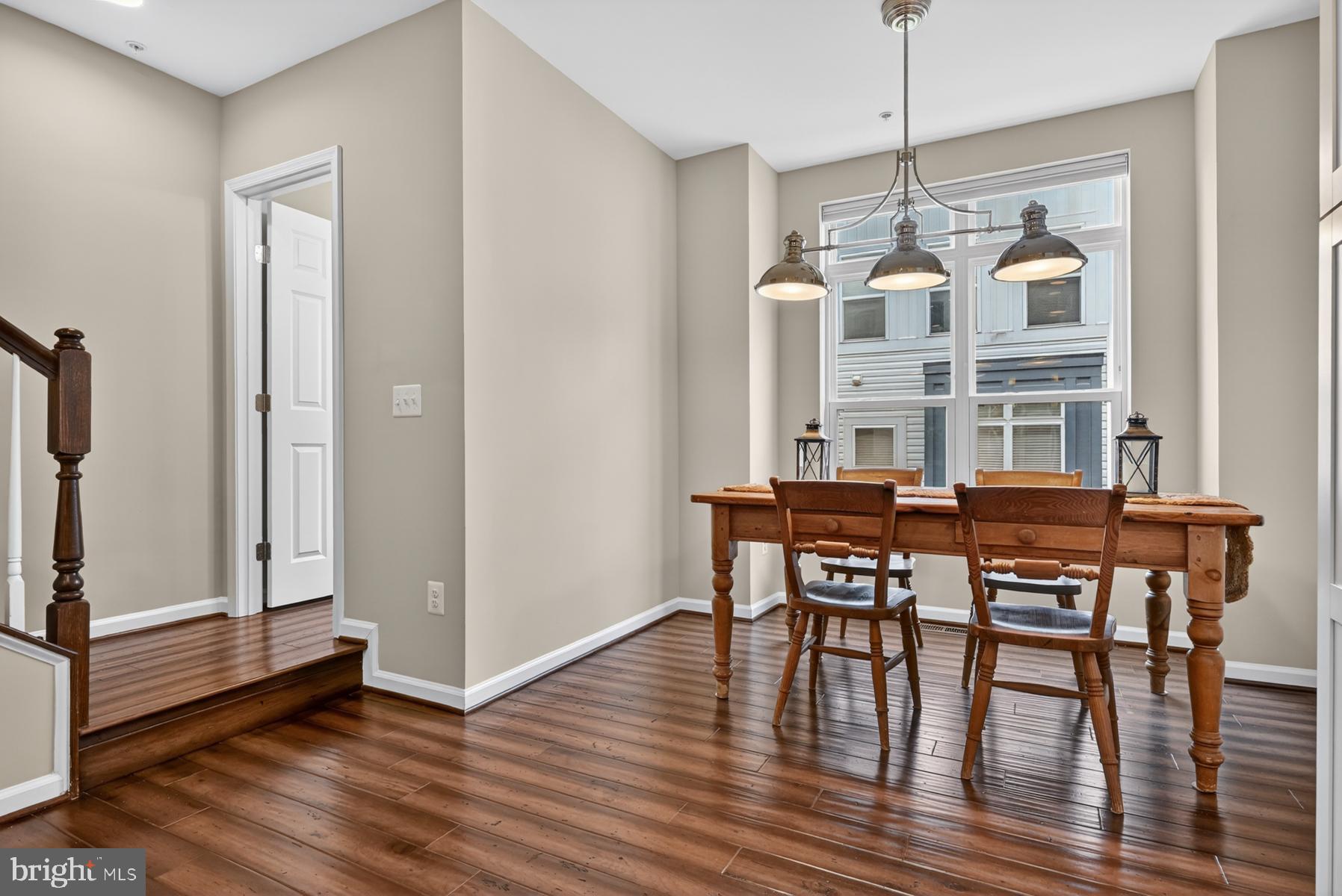 ADMIRALS SQUARE - Residential