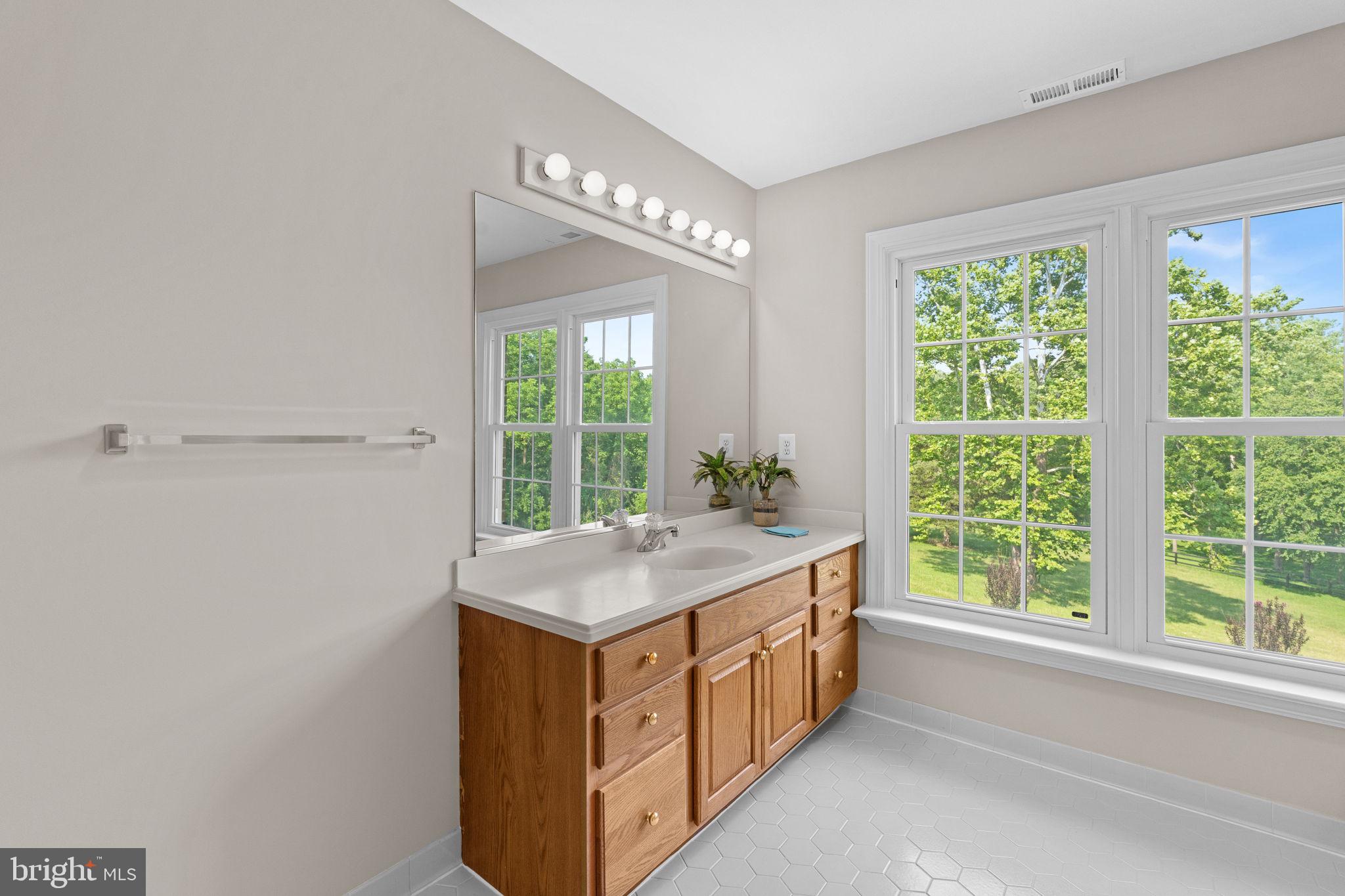 SHELTER LAKES - Residential
