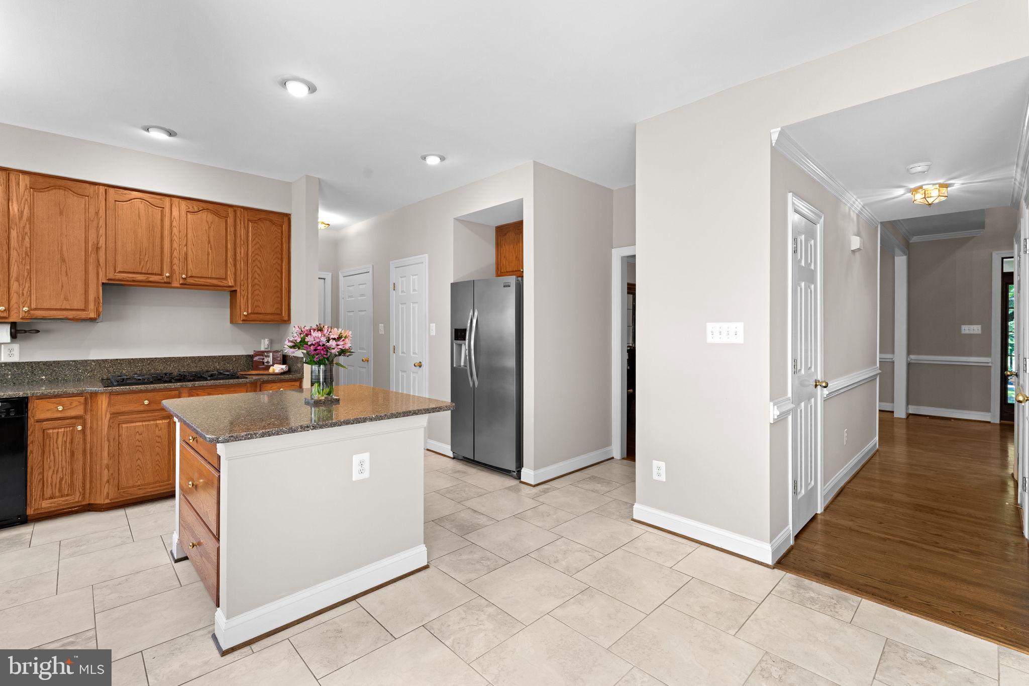 SHELTER LAKES - Residential