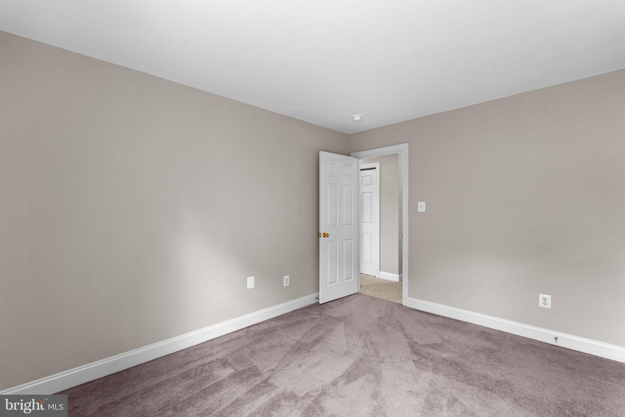 SHELTER LAKES - Residential